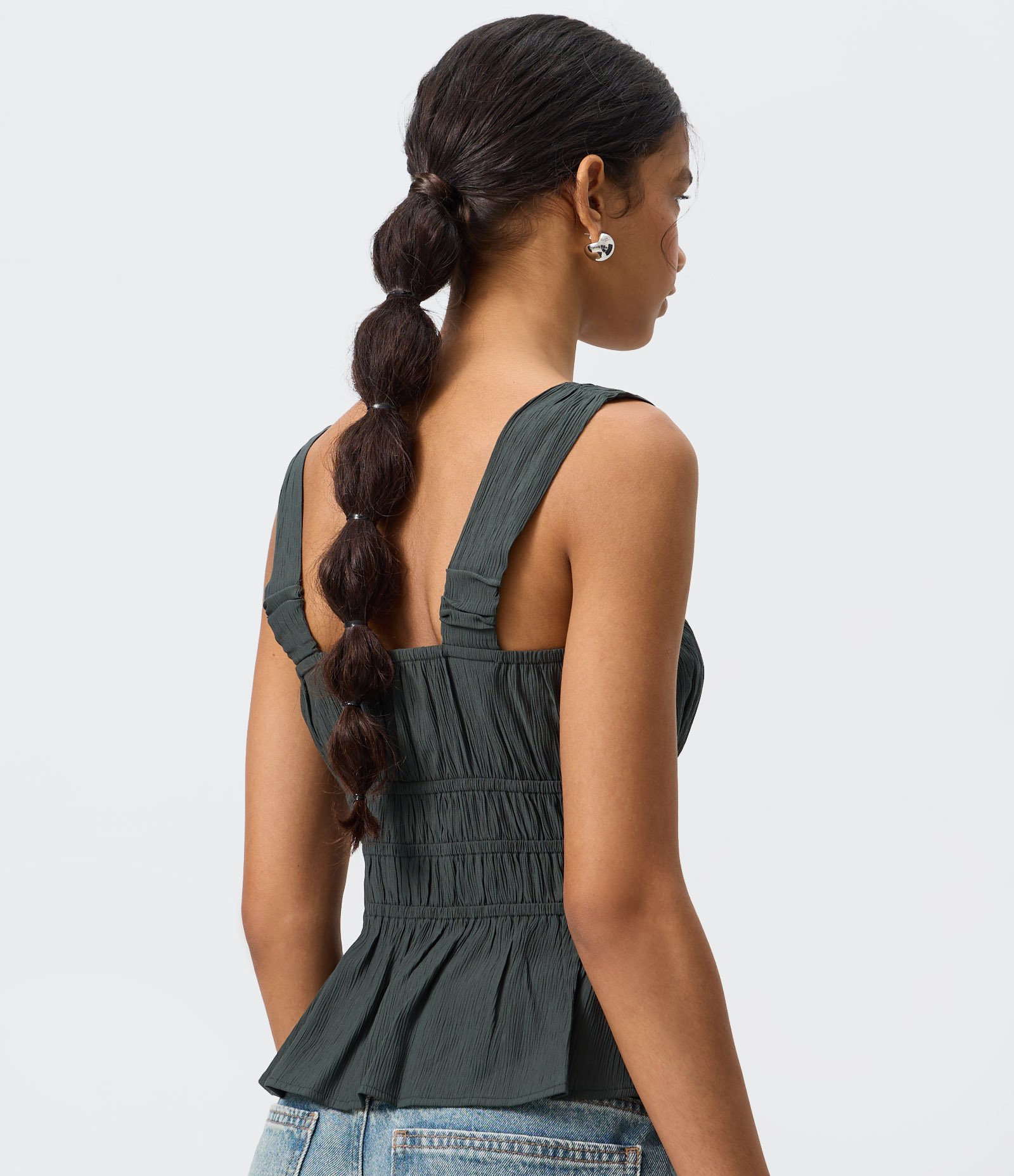 Blusa em Viscose Texturizada com Alças Largas e Franzidos Verde Escuro 4