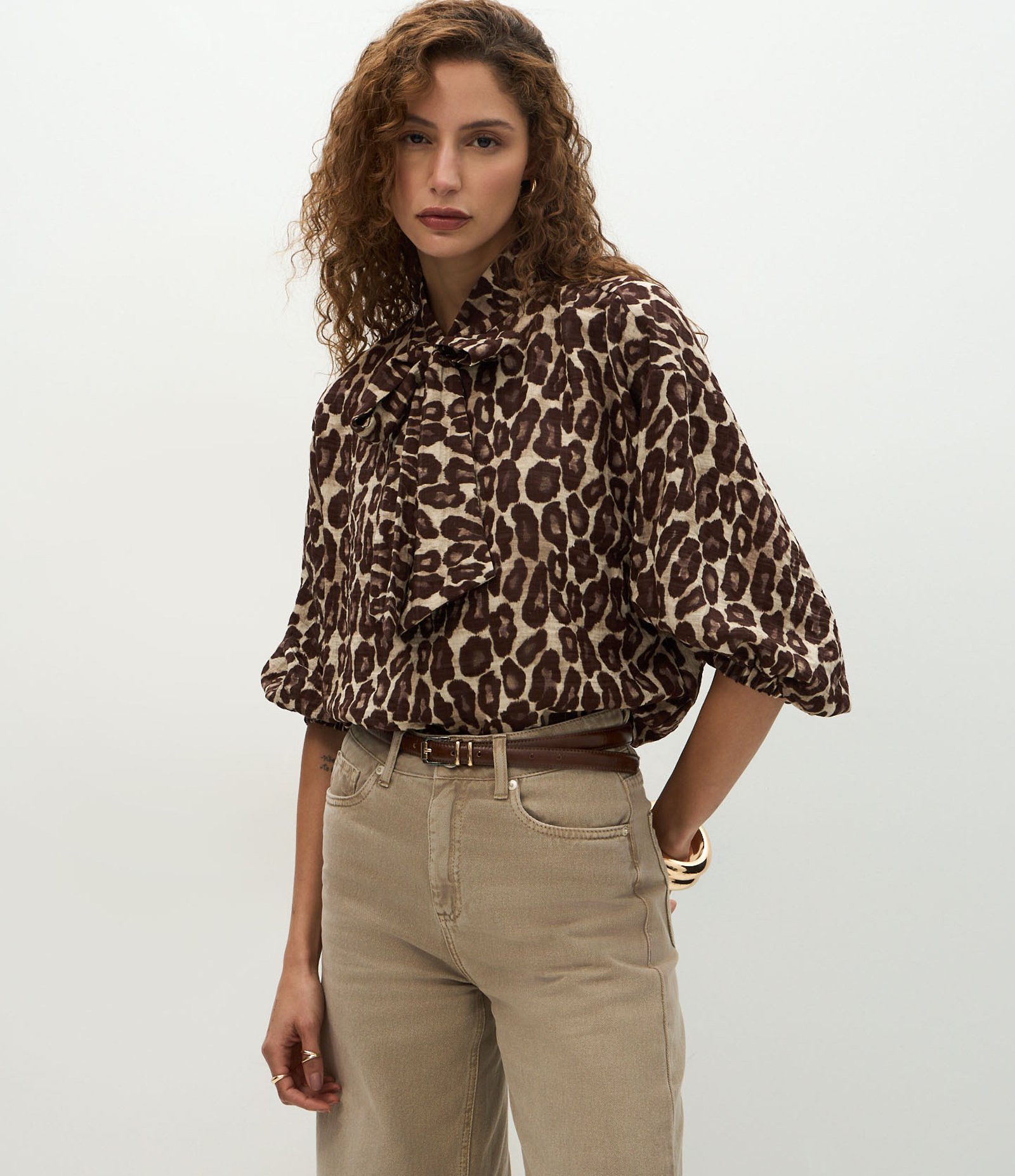 Blusa em Viscose com Manga Bufante e Estampa Animal Print Marrom 1