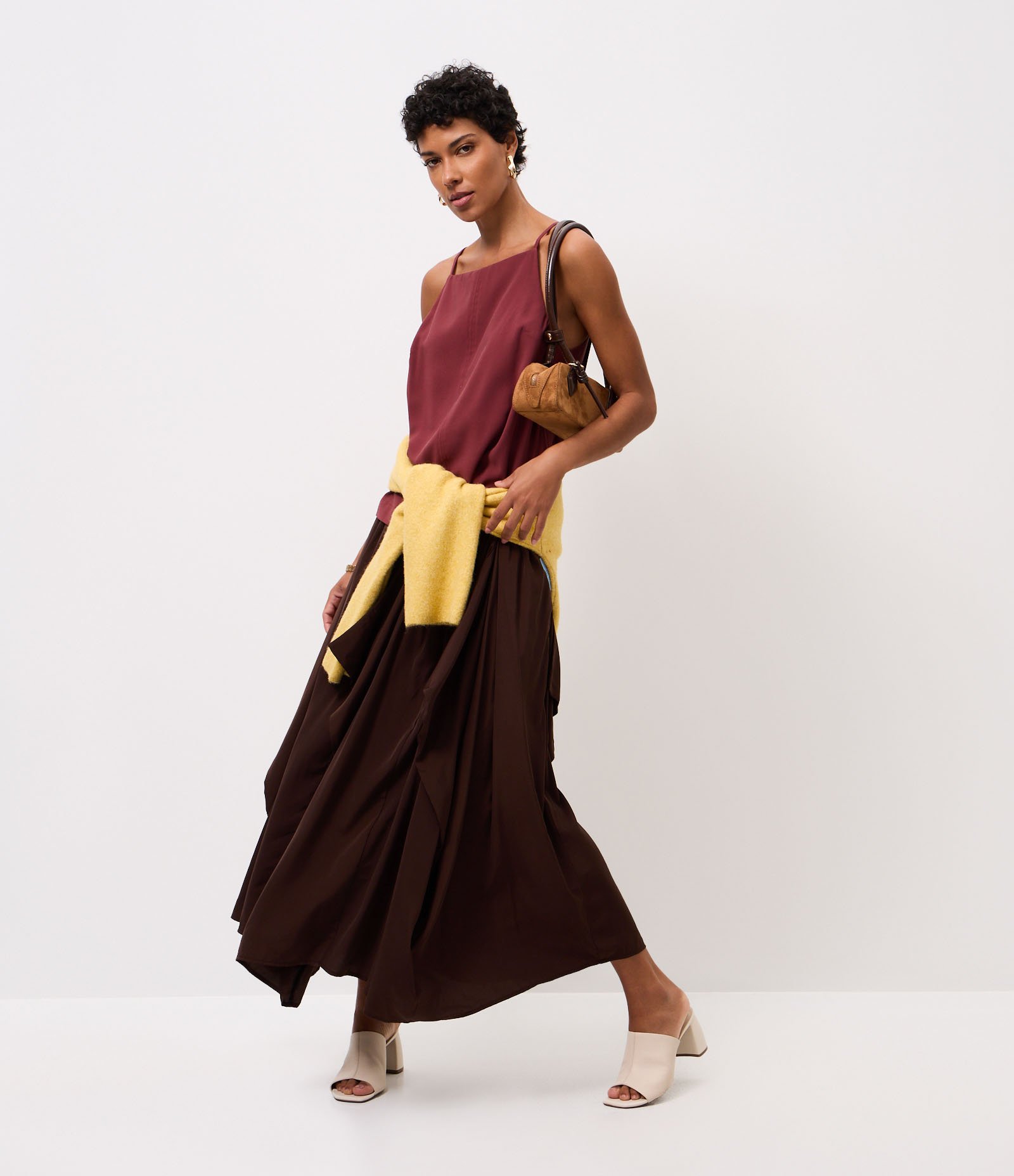 Blusa com Decote Halter Neck e Alças Finas Vinho 2