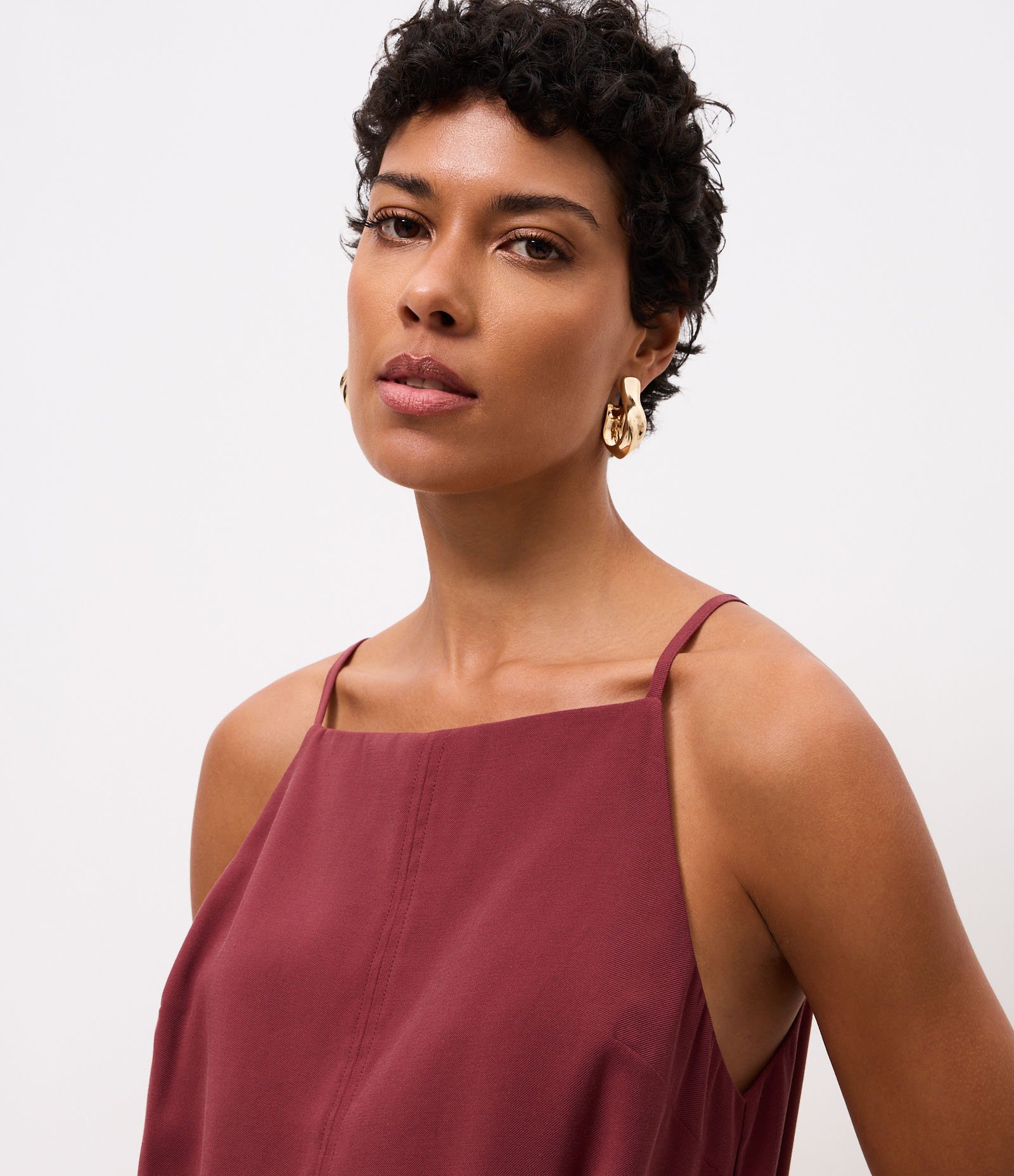 Blusa com Decote Halter Neck e Alças Finas Vinho 3