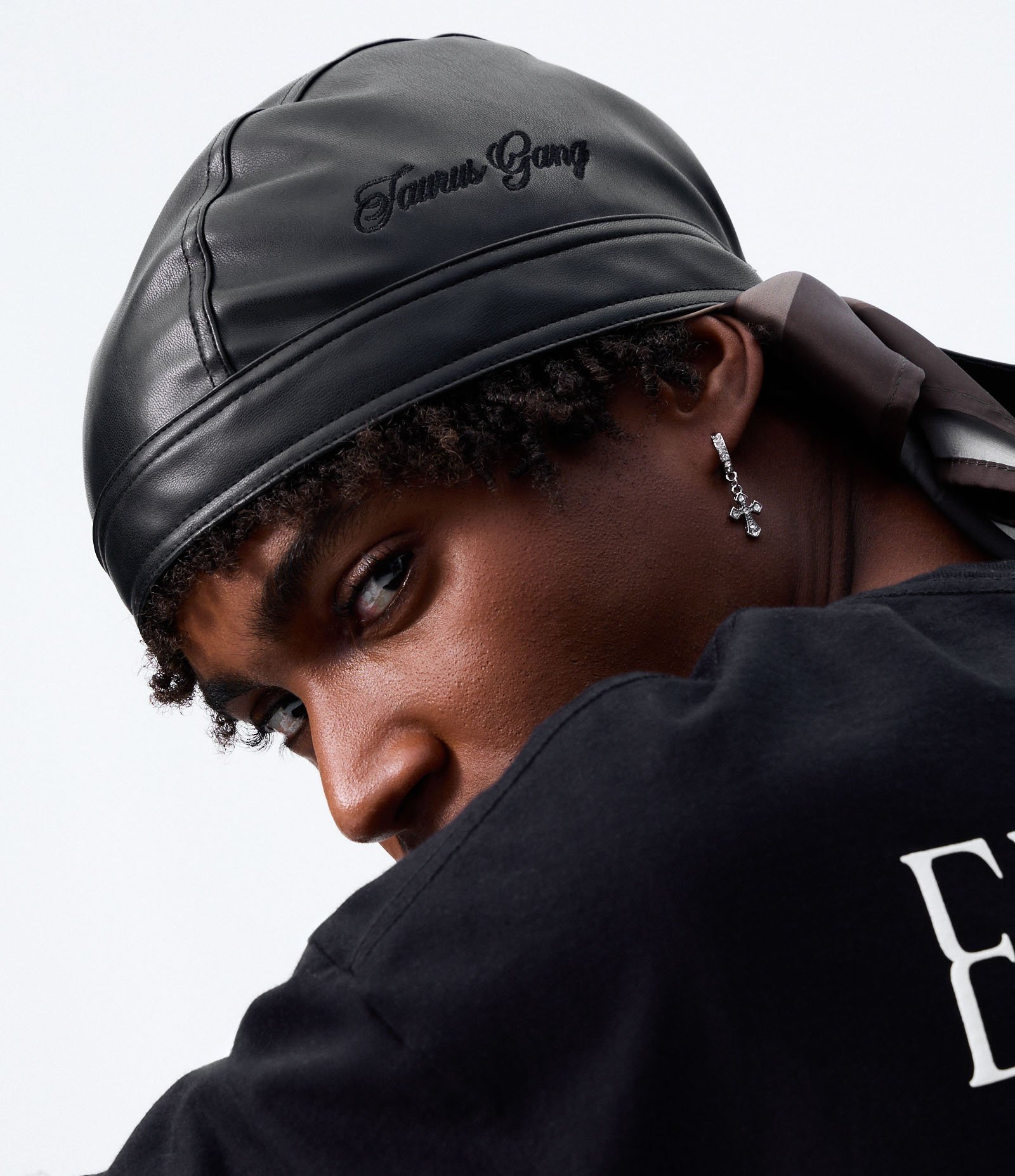 Chapéu Durag em PU com Bordado Taurus Gang Preto 8