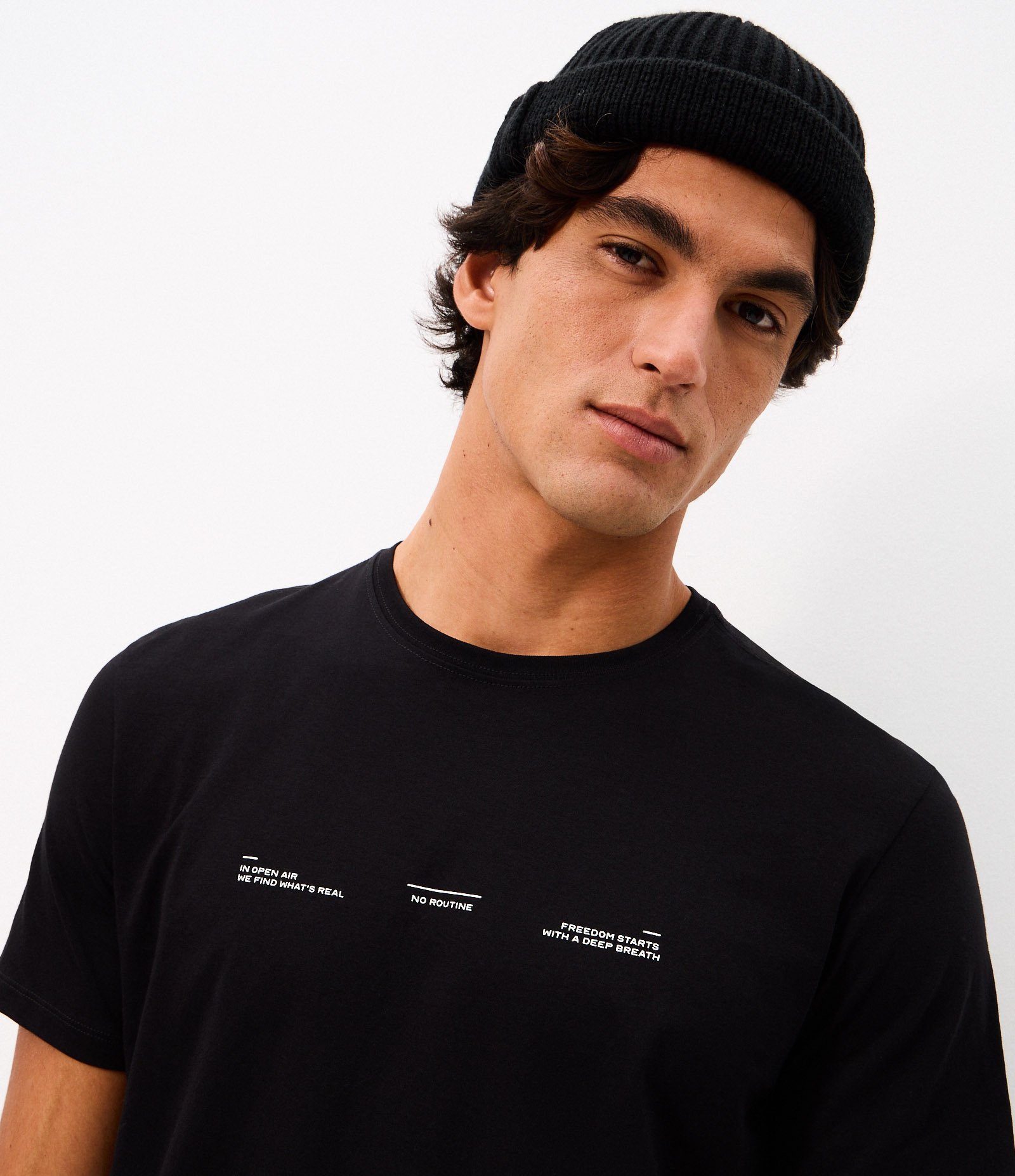 Camiseta Comfort Algodão Lettering Frontal Preto 1