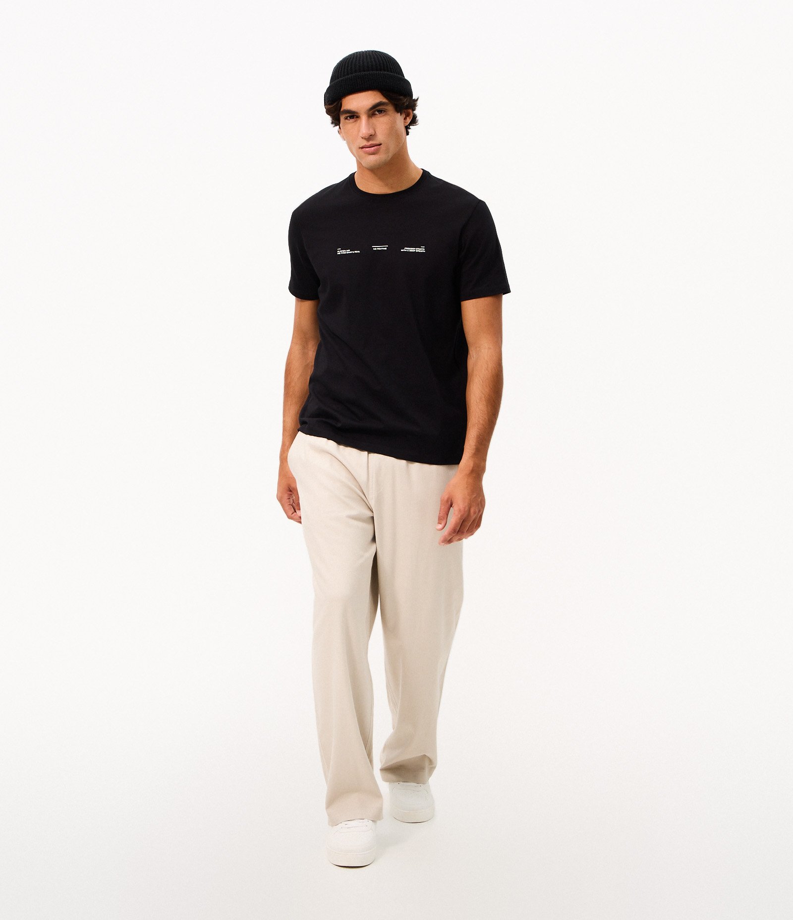 Camiseta Comfort Algodão Lettering Frontal Preto 2