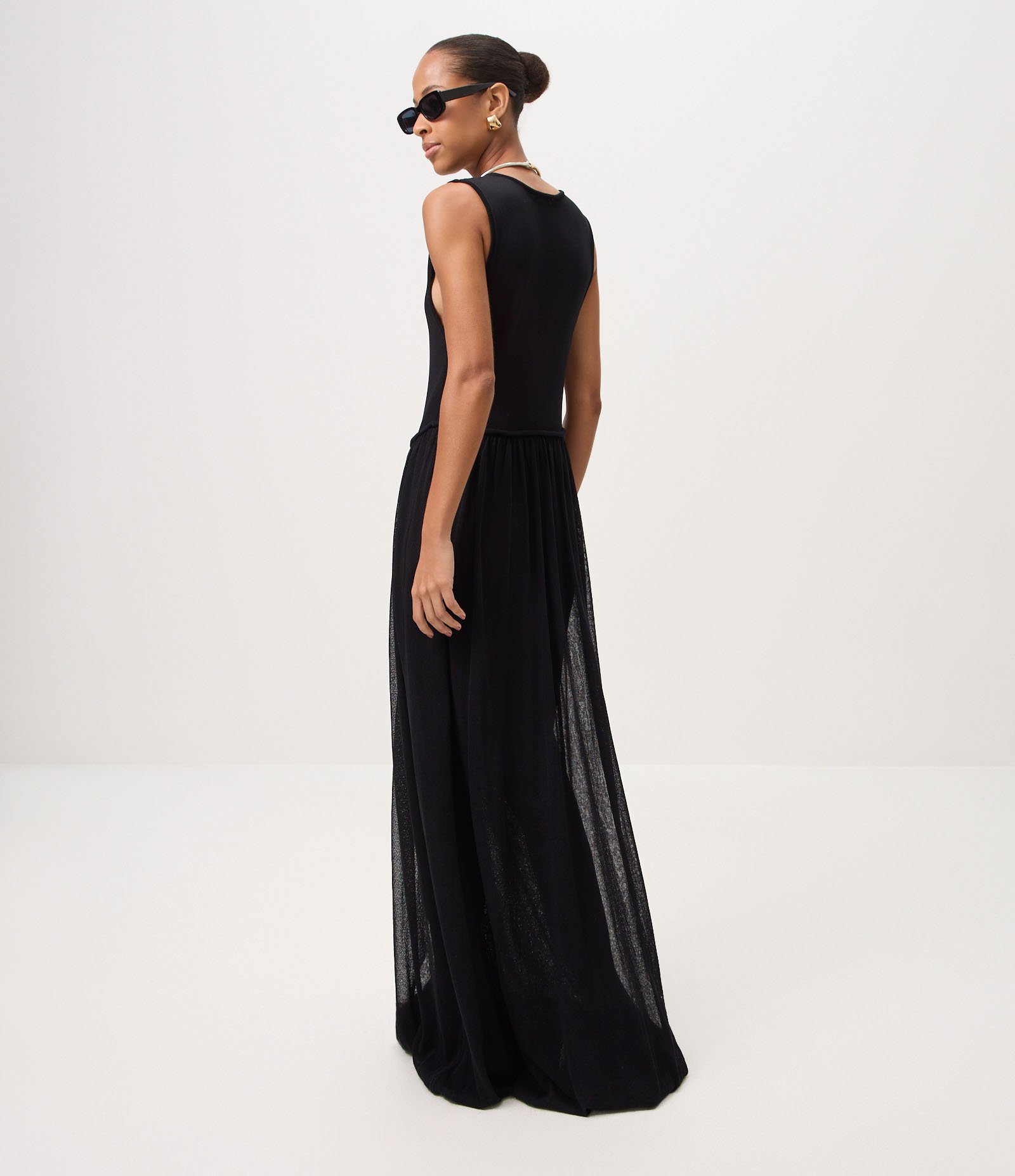 Vestido Midi em Tricô com Cintura Deslocada e Barra Balonê Preto 4
