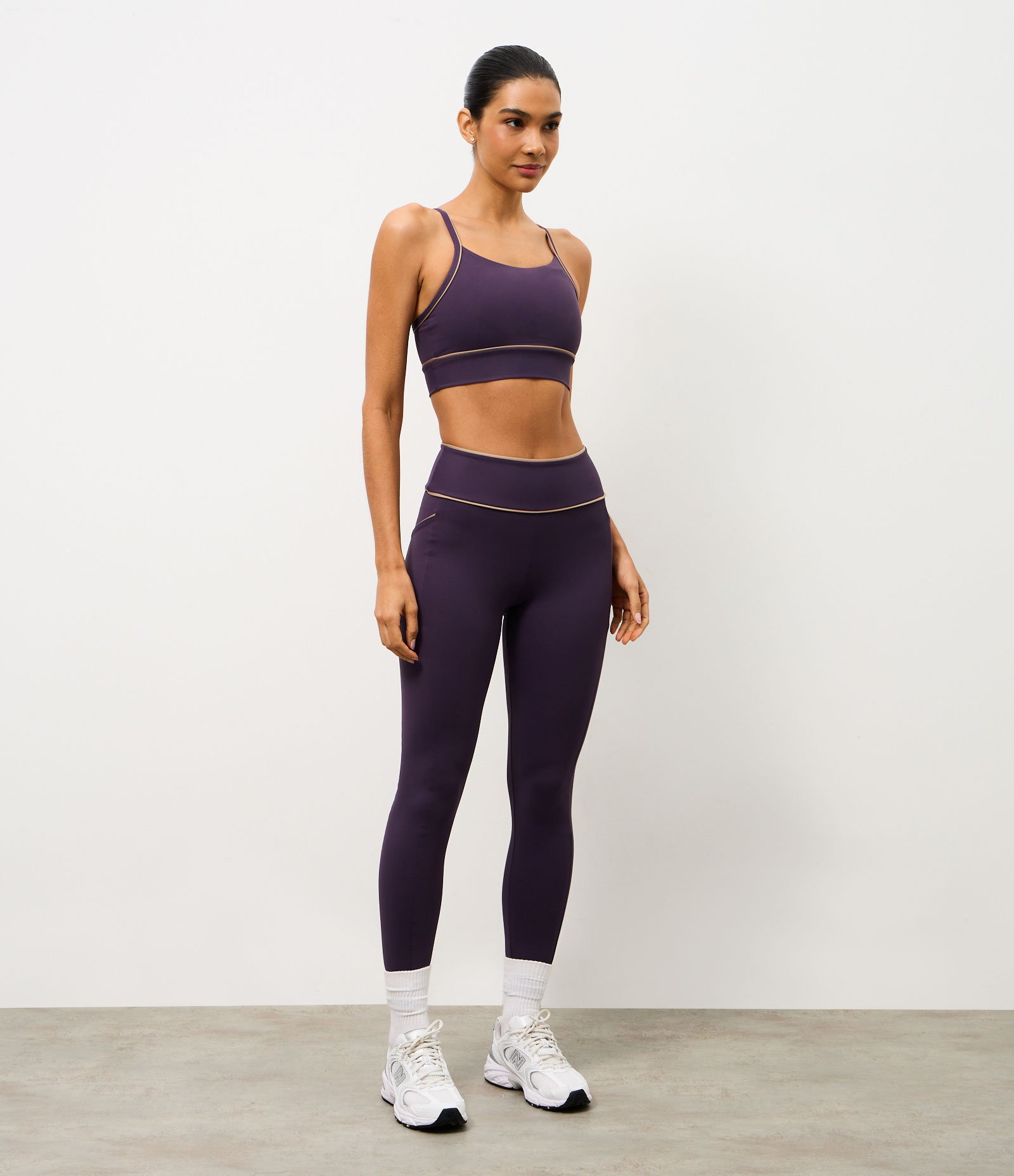 Calça Legging Esportiva em Microfibra com Bolso e Friso Contrastante Roxo 1