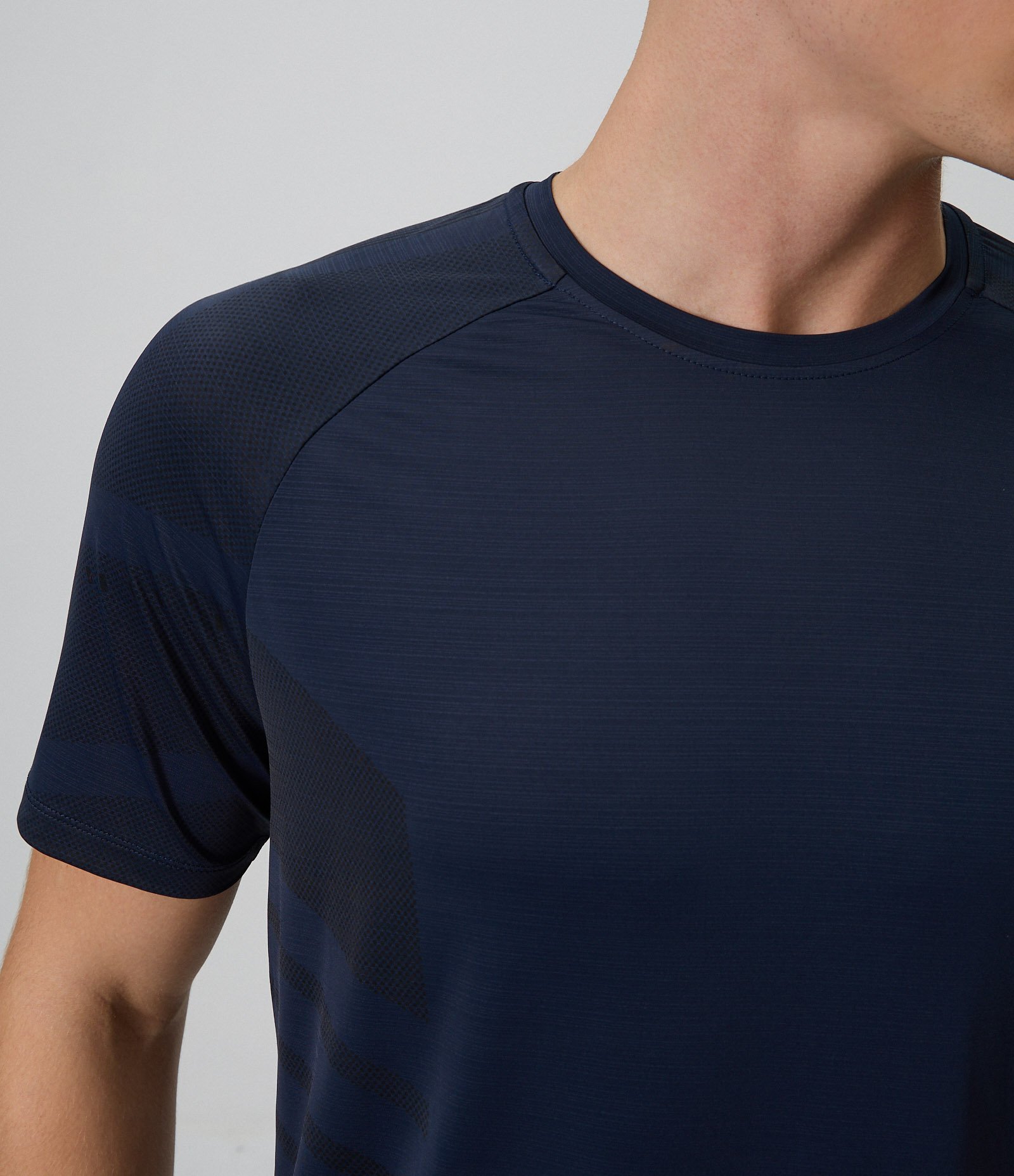 Camiseta Esportiva Dry com Manga Raglan Azul 4