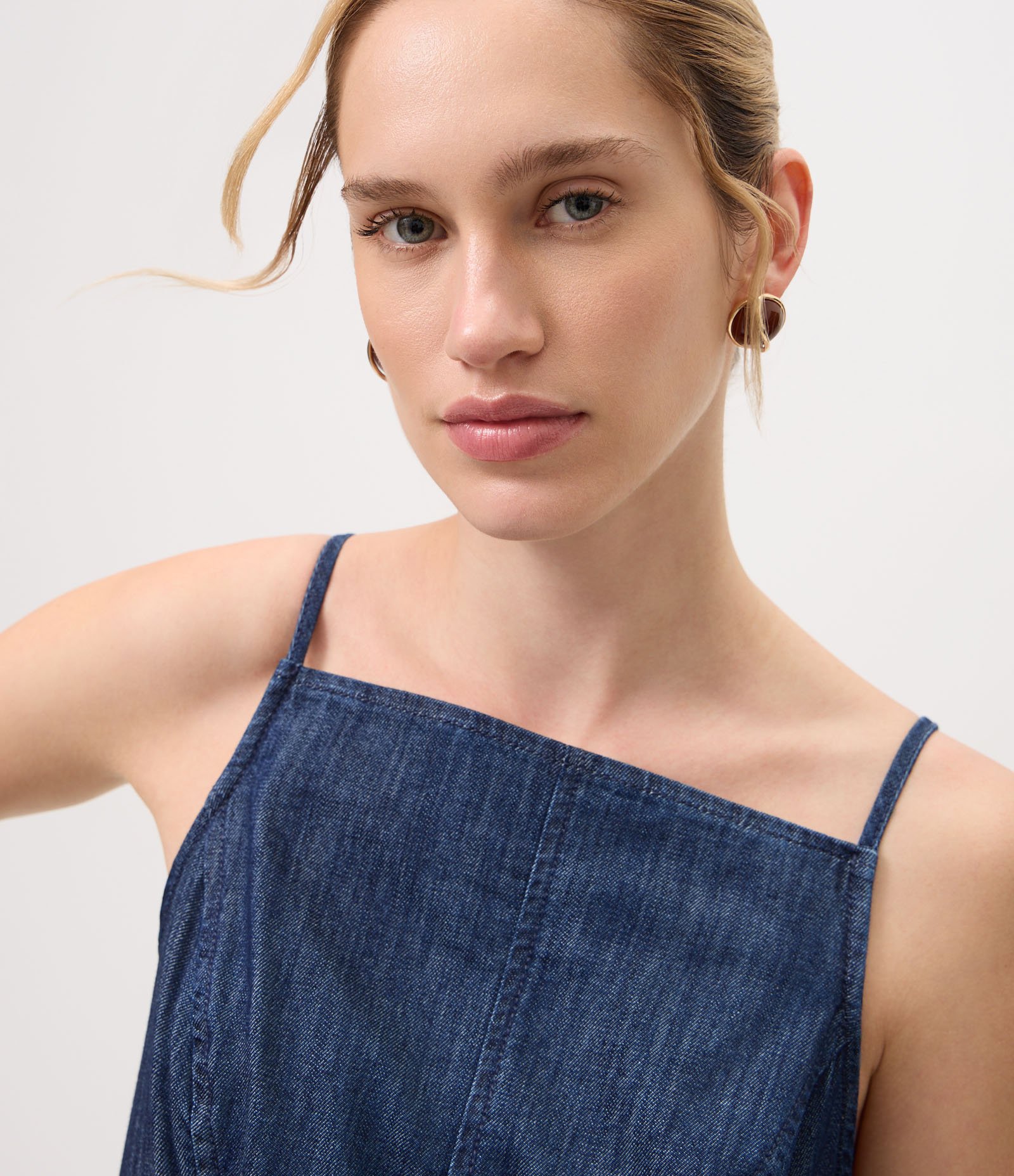 Vestido Midi em Jeans com Recortes e Alças Finas Azul Escuro 3