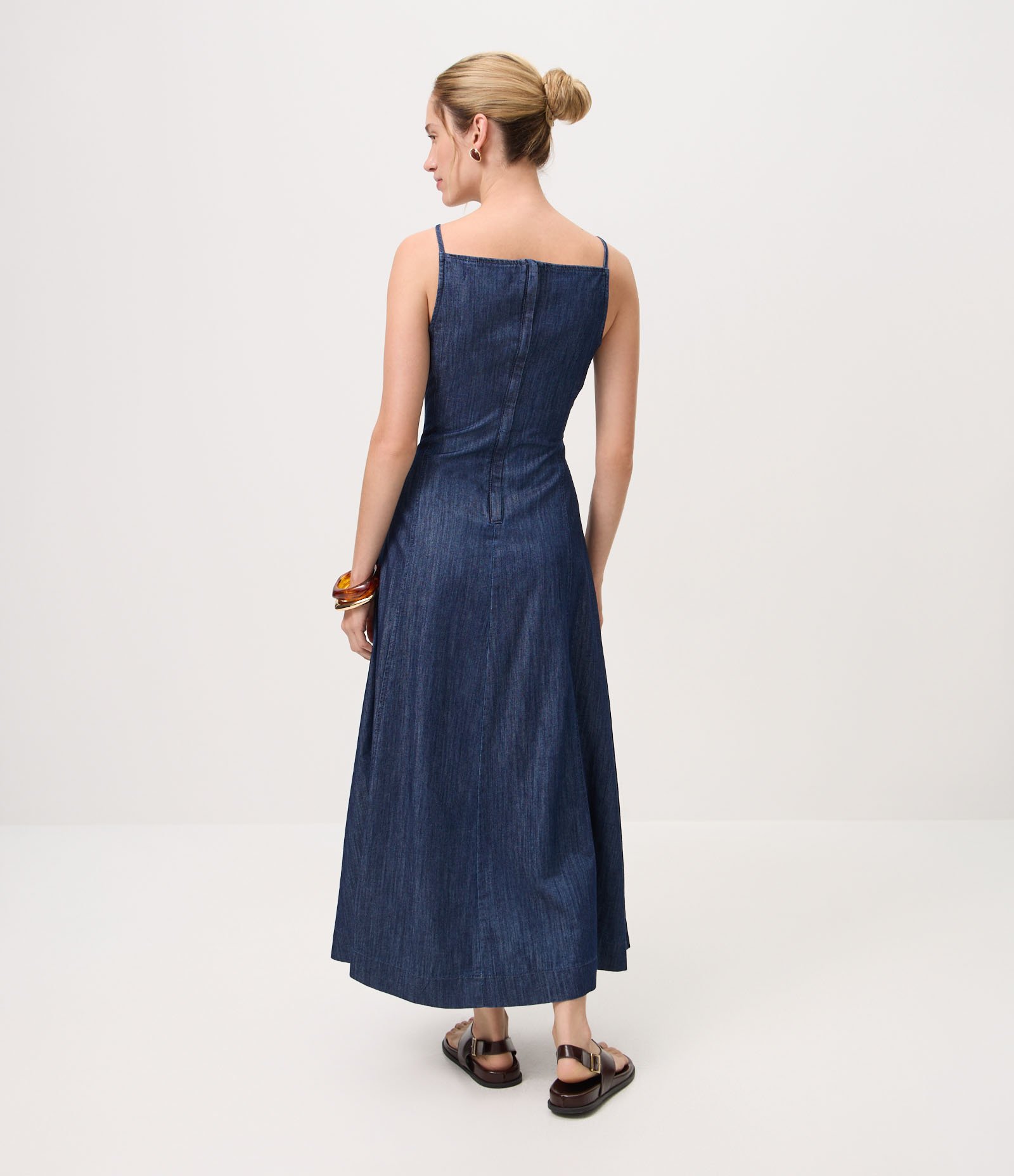 Vestido Midi em Jeans com Recortes e Alças Finas Azul Escuro 4
