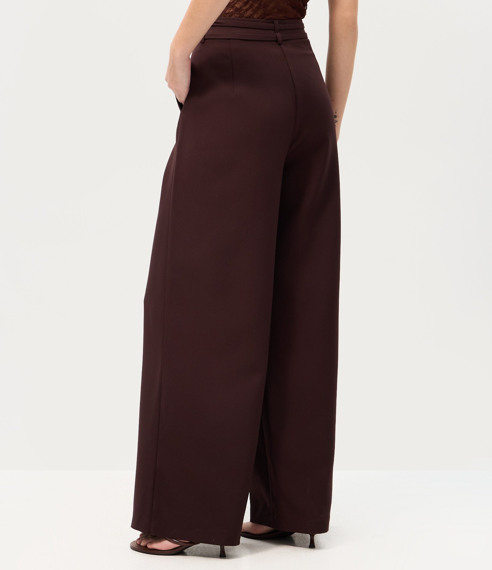 Calça Pantalona Alfaiatada com Cinto Duplo Marrom 4