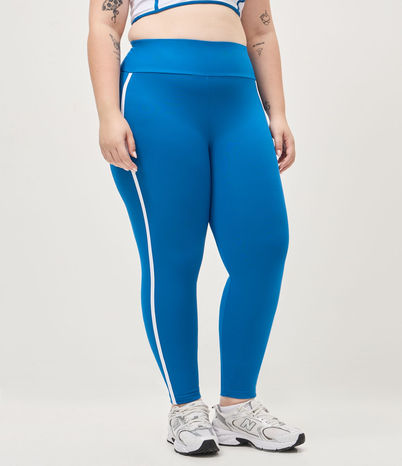 Calça Legging Esportiva em Microfibra com Bolsos e Viés Contrastante Azul 2