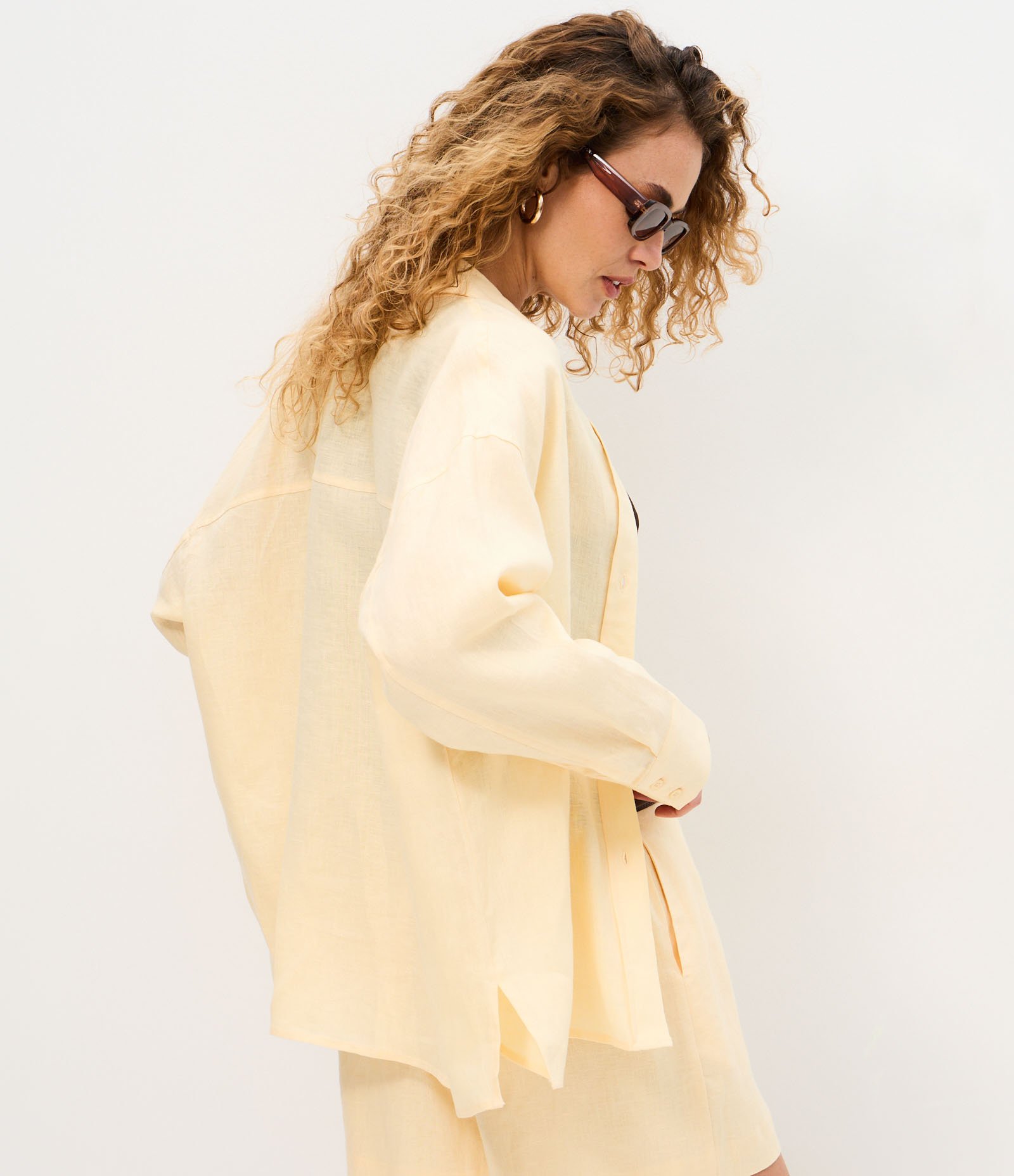Camisa Oversized em Linho com Bolso no Peito Amarelo 4