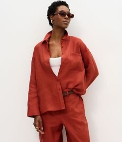 Camisa Oversized em Linho com Bolso no Peito