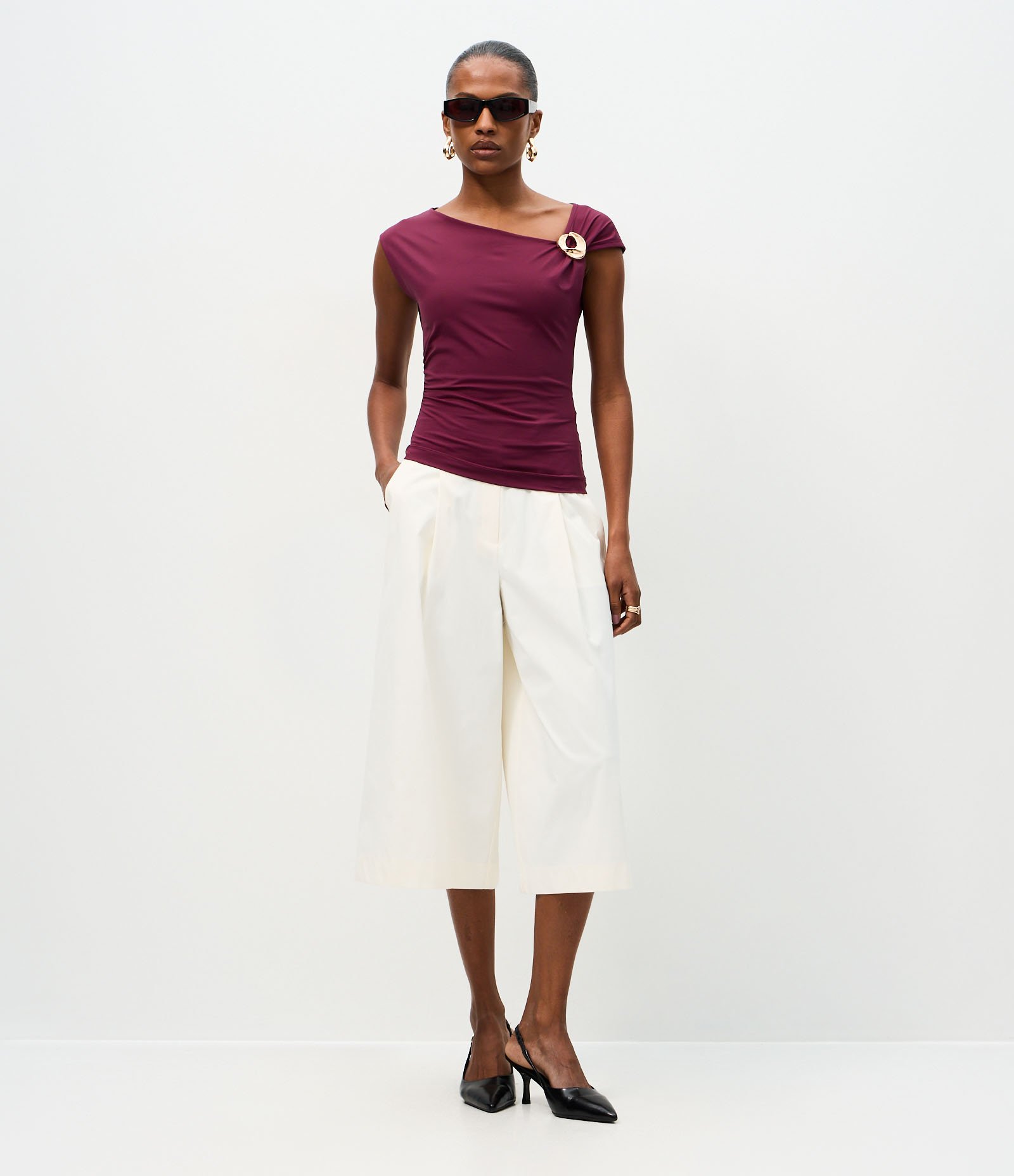 Blusa em Poliamida com Aviamento no Ombro Vinho 2