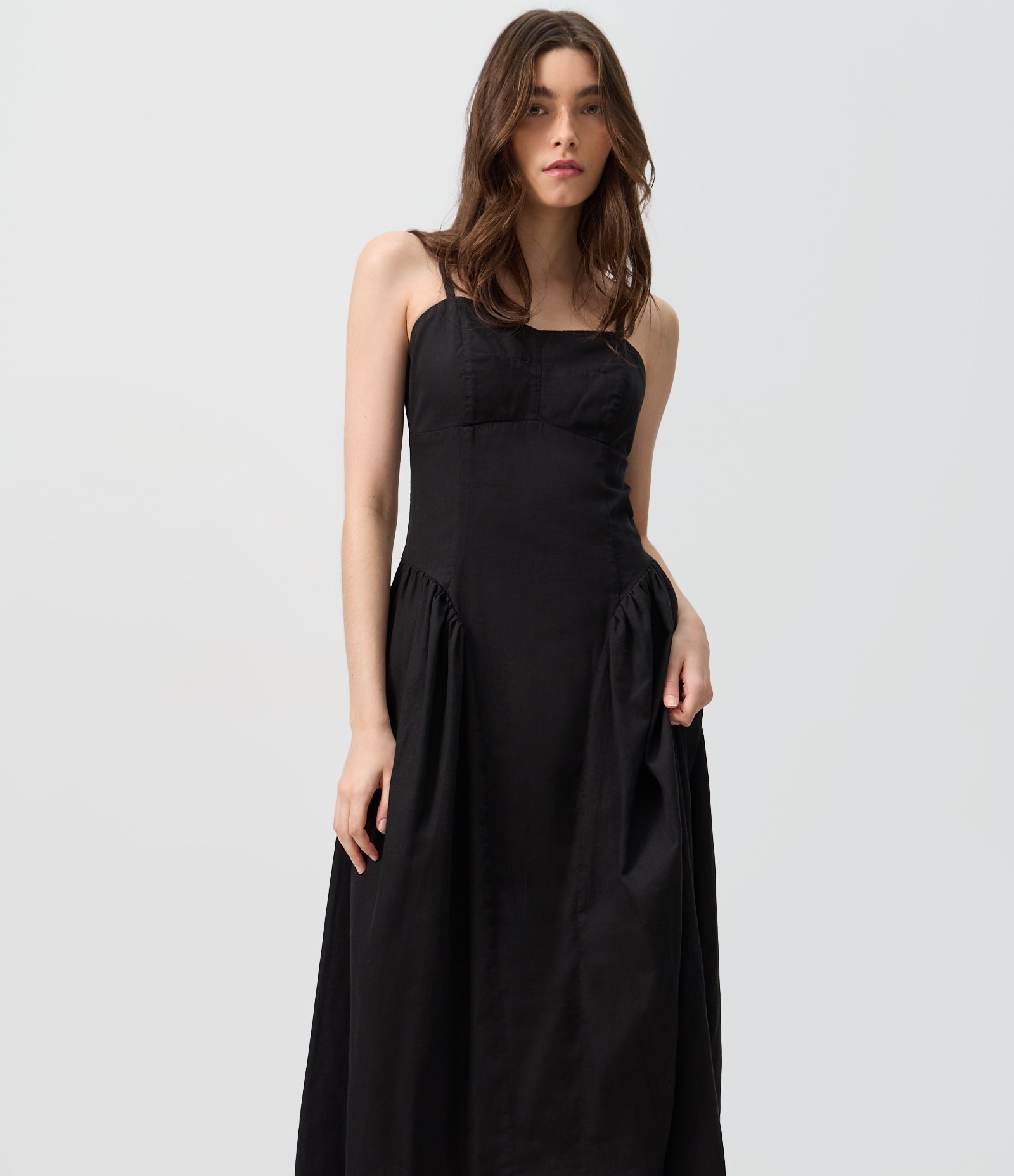 Vestido Midi em Sarja com Recortes Estruturados Preto 2