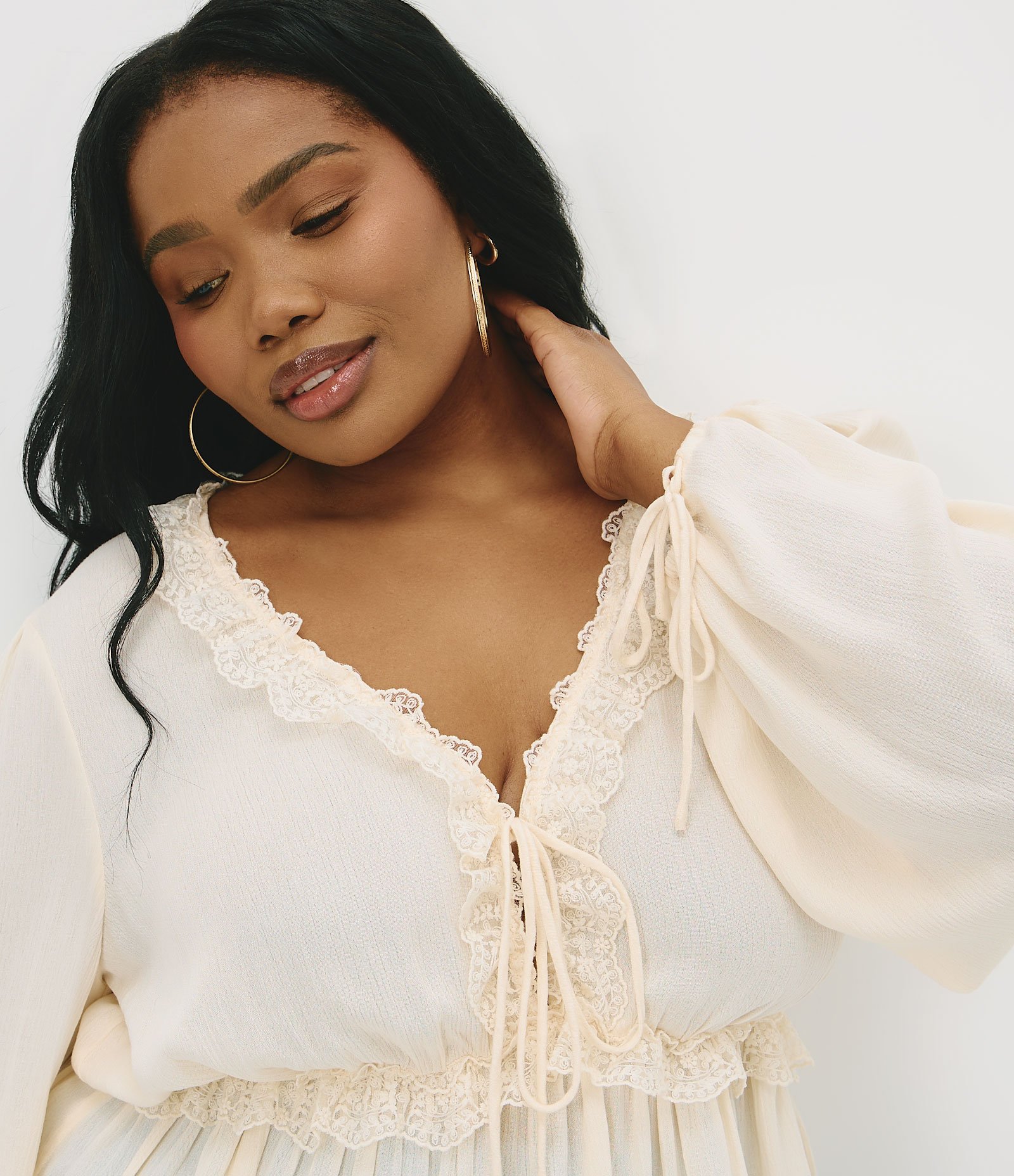 Blusa Bata em Viscose com Renda Curve & Plus Size Bege 3