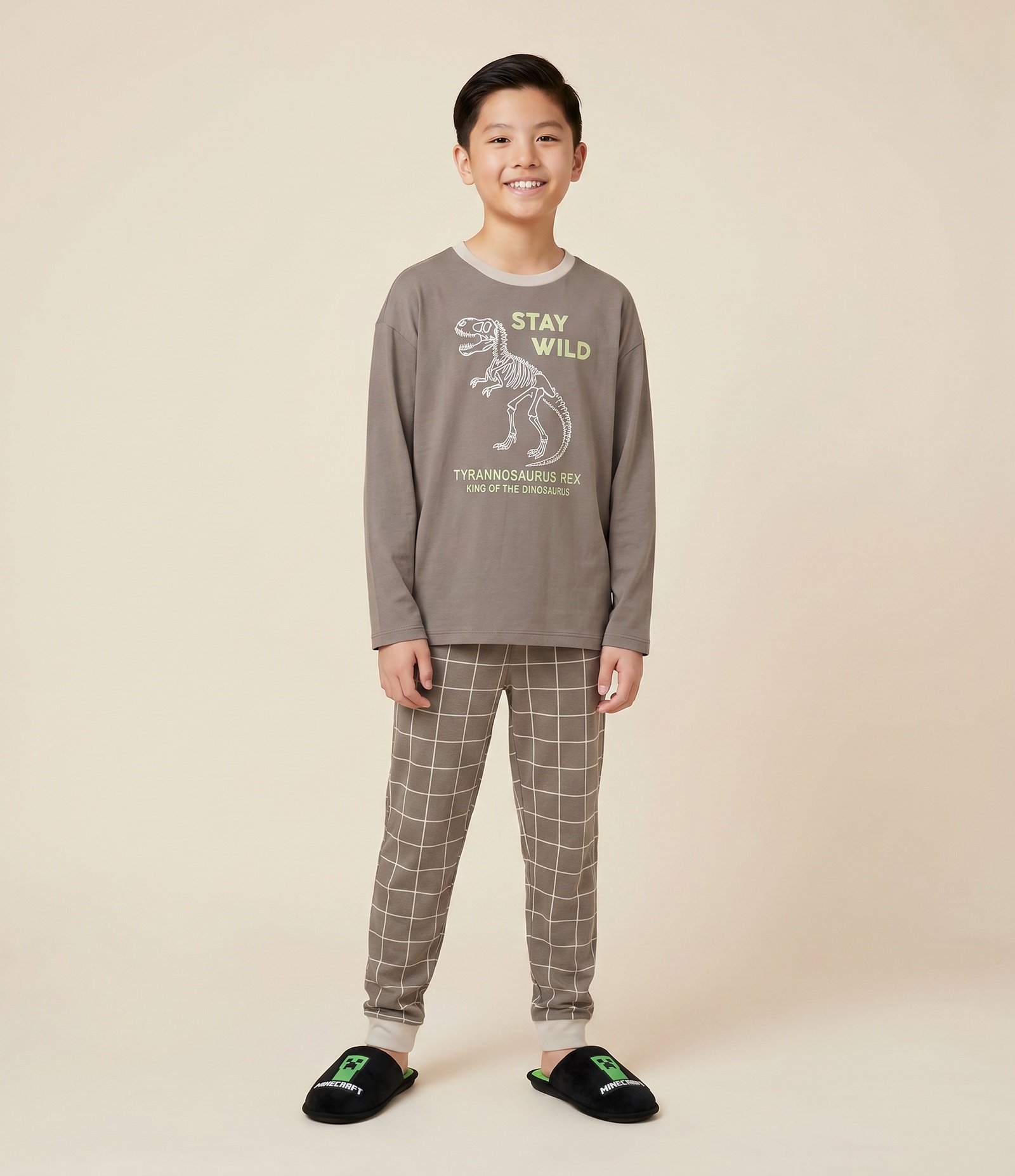 Pijama Longo Infantil com Estampa Dinossauro e Xadrez – Tam 5 a 14 Anos Marrom/Bege 1