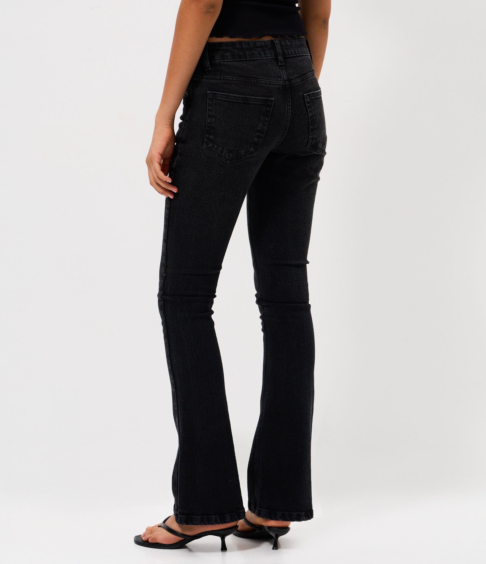 Calça Bootcut em Jeans com Cintura Baixa Preto 4