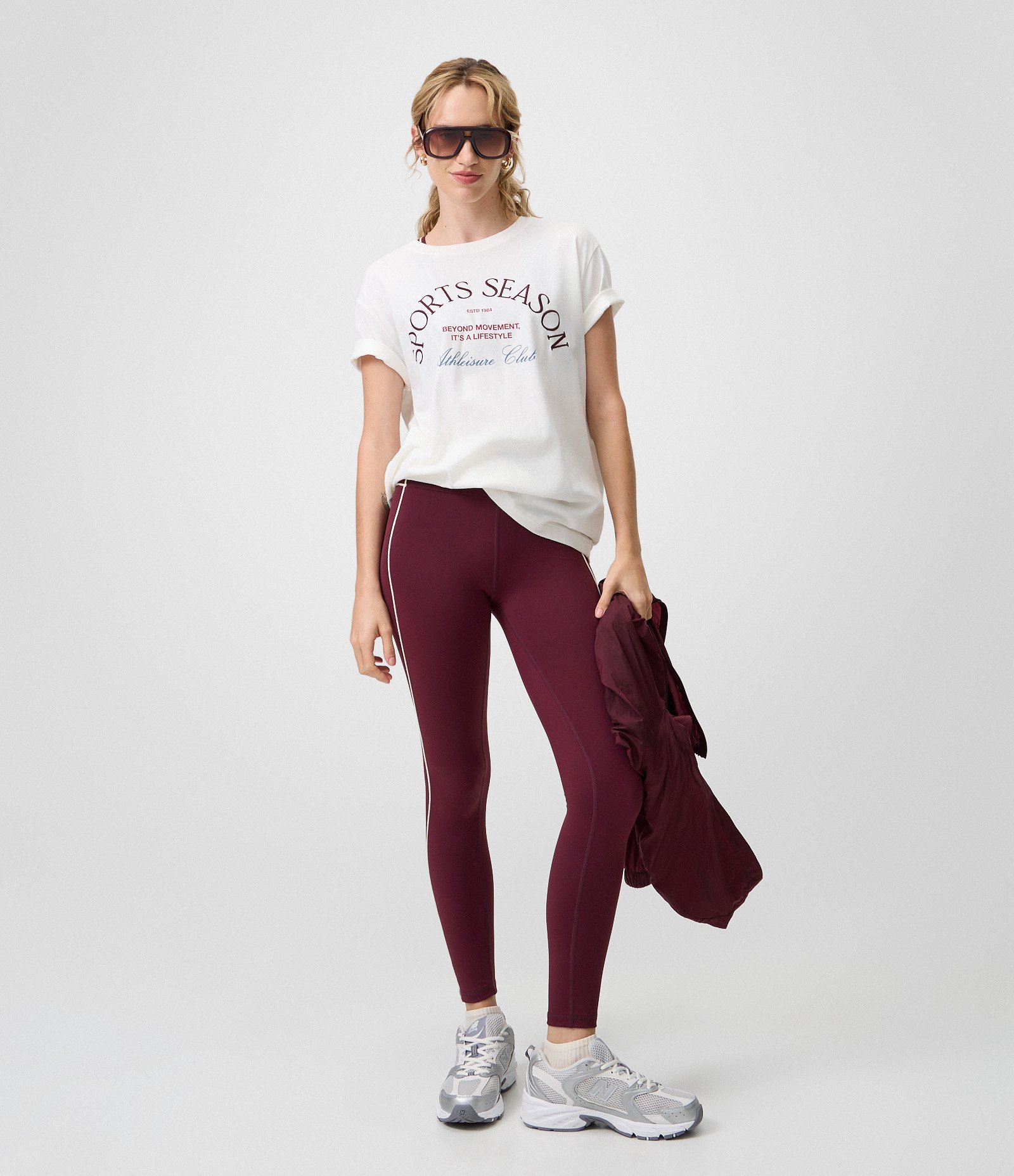Camiseta Oversized Esportiva com Lettering Sports Season Off White 2