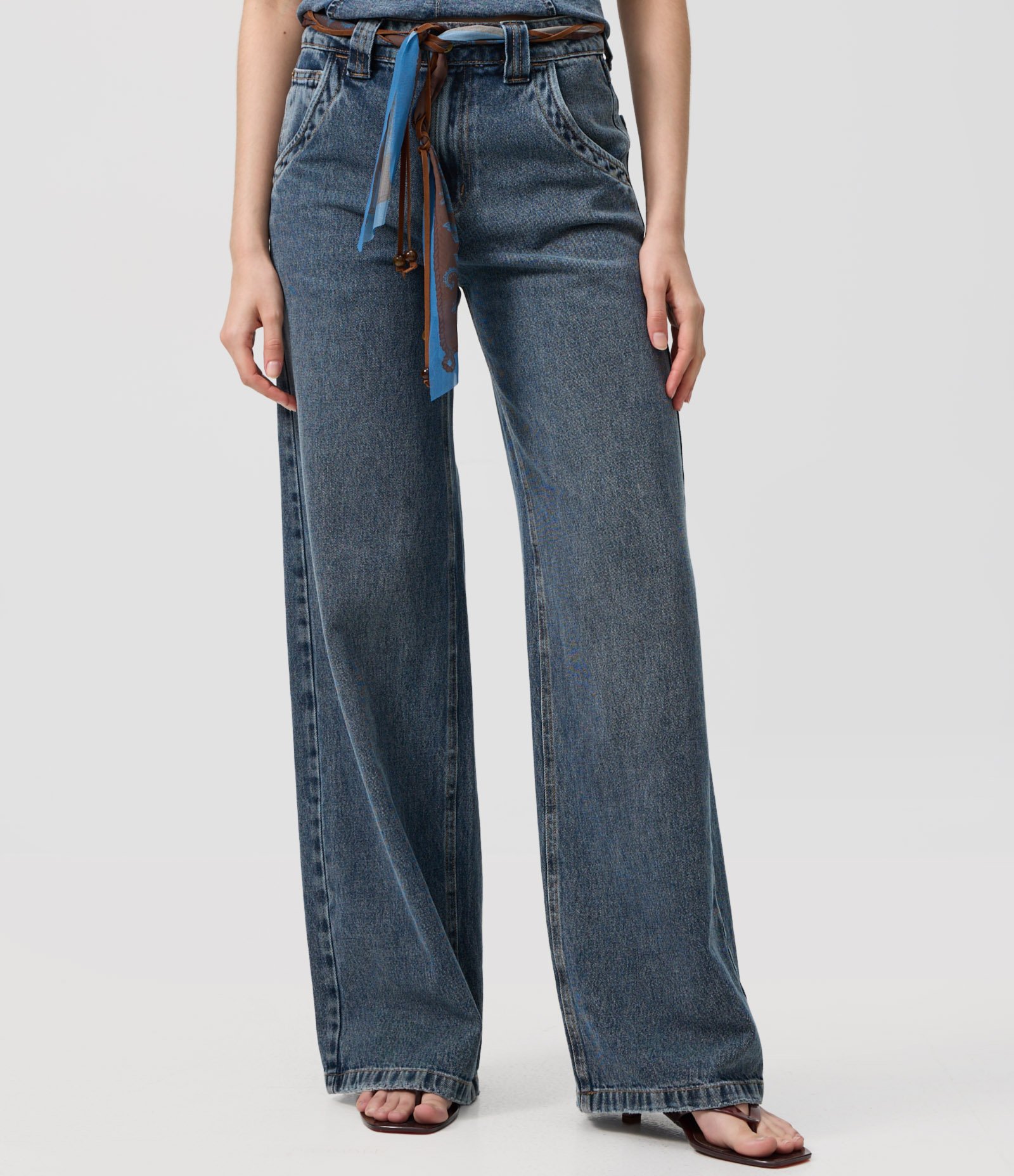Calça Wide em Jeans com Cinto de Lenço e Miçangas Azul Escuro 3