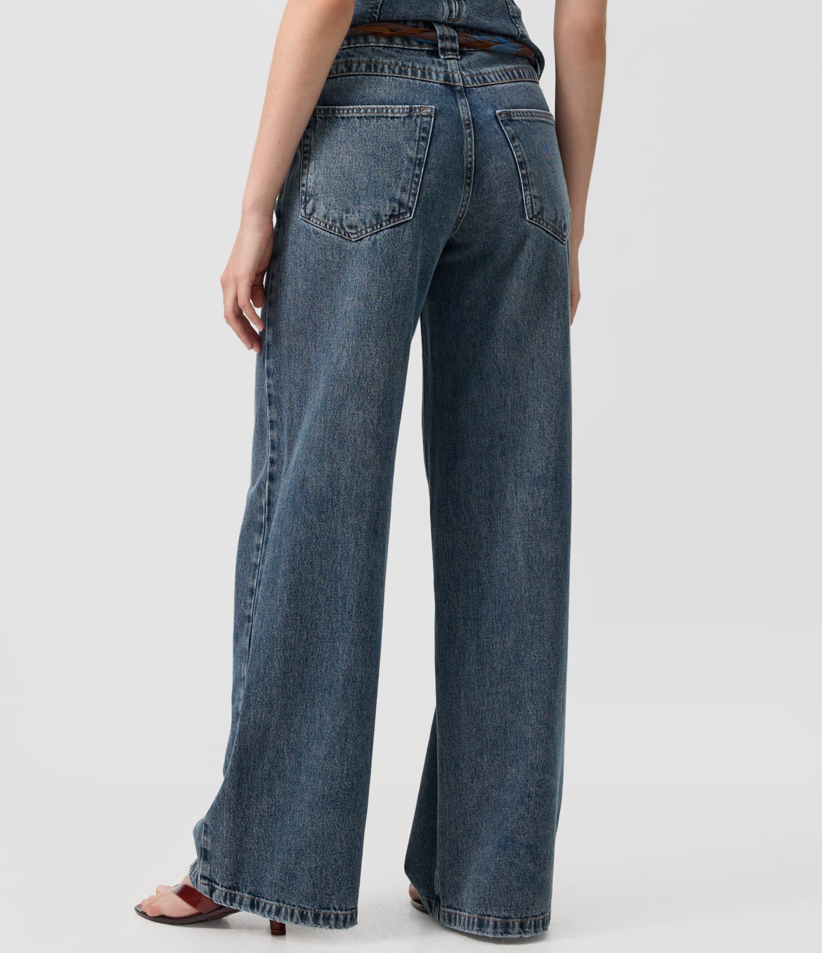 Calça Wide em Jeans com Cinto de Lenço e Miçangas Azul Escuro 5