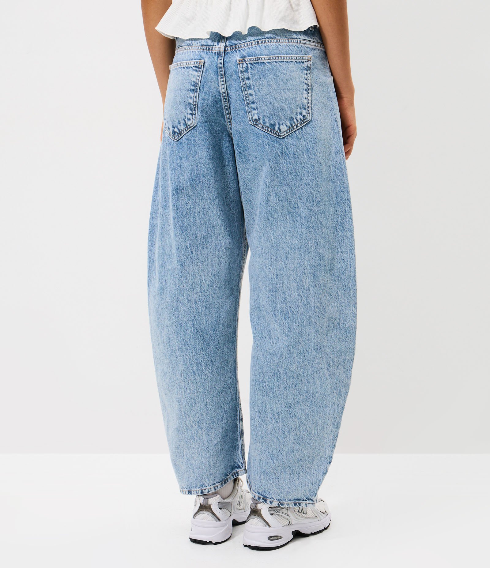 Calça Baggy Balloon em Jeans com Cintura Média Azul Claro 4