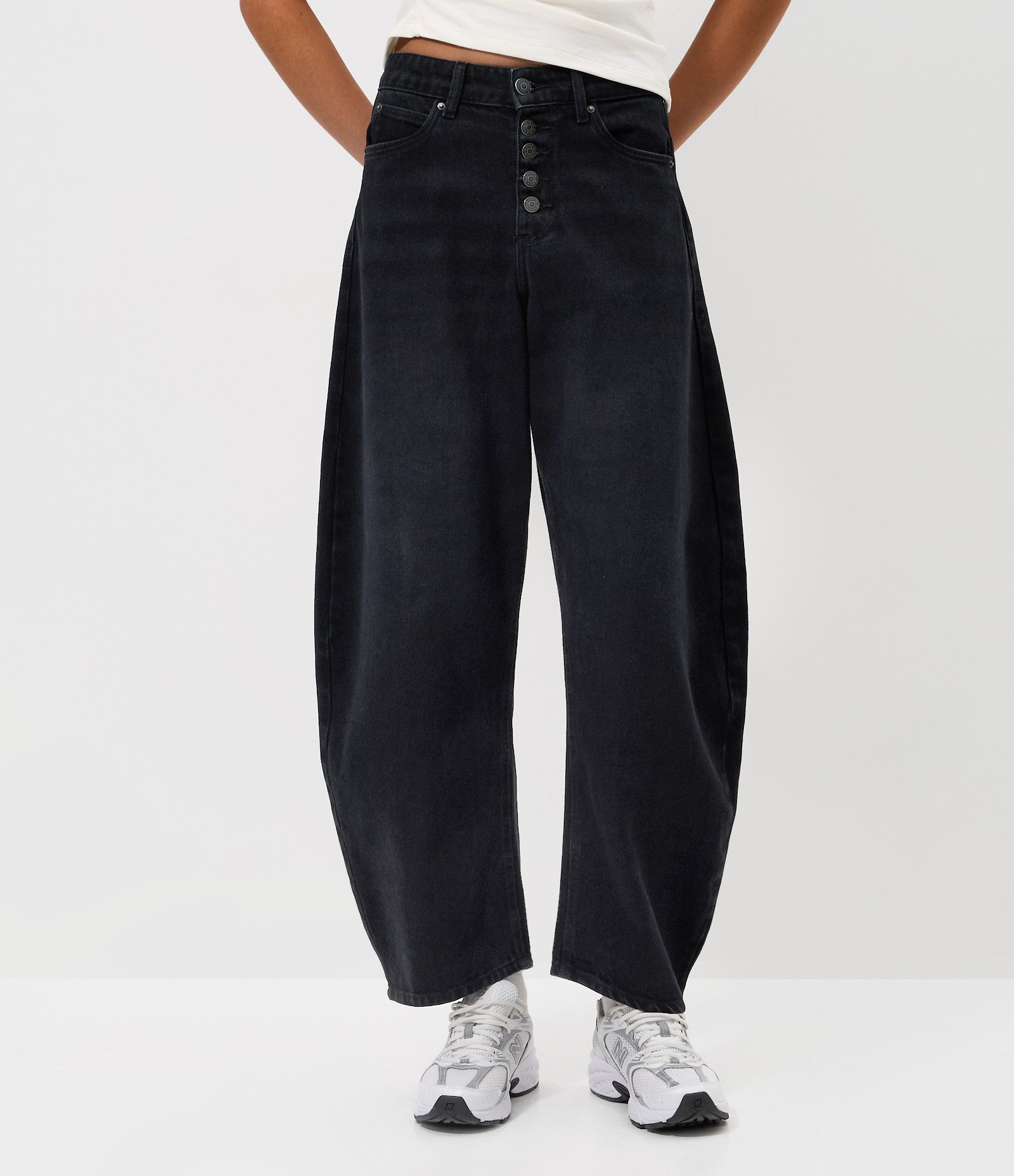 Calça Baggy Balloon em Jeans com Cintura Média Preto 2