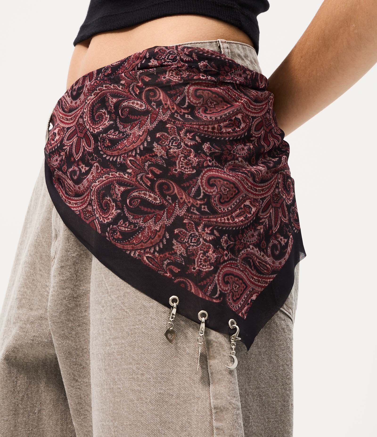 Calça Balloon em Sarja com Cintura Média e Lenço Paisley Verde Acinzentado 3