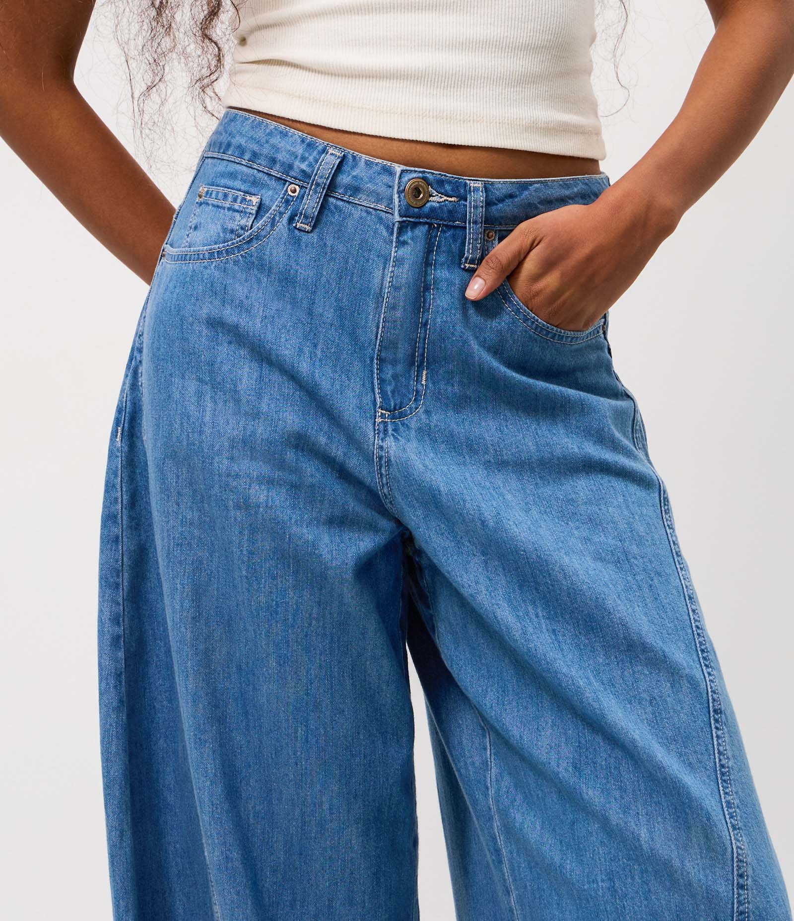 Calça Aladim em Jeans com Cintura Média Azul 3