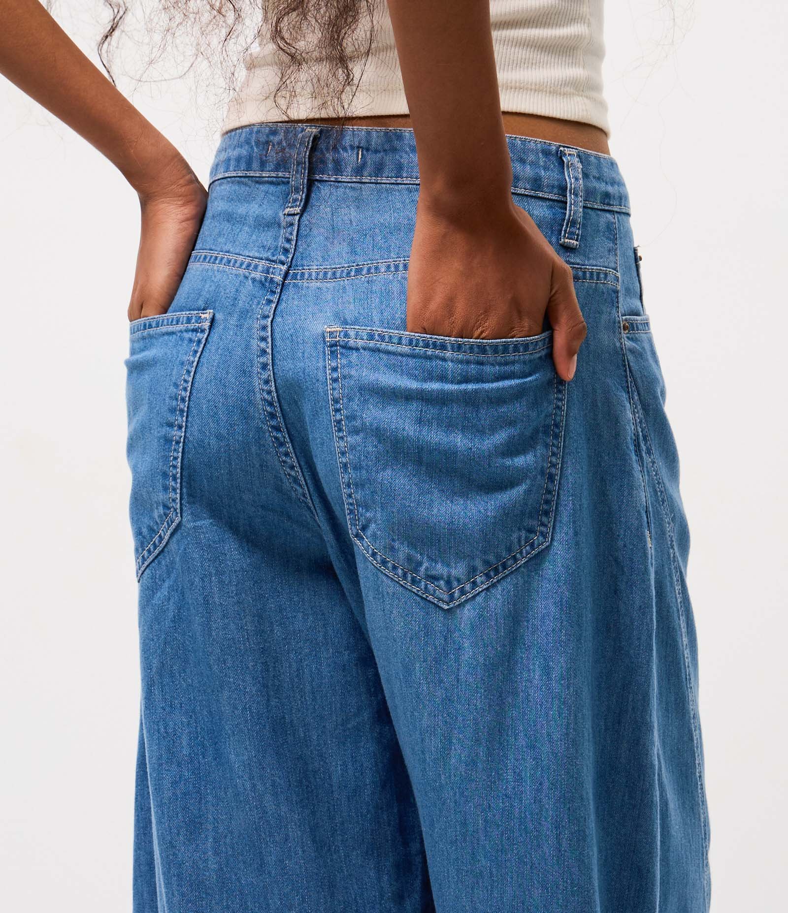 Calça Aladim em Jeans com Cintura Média Azul 4