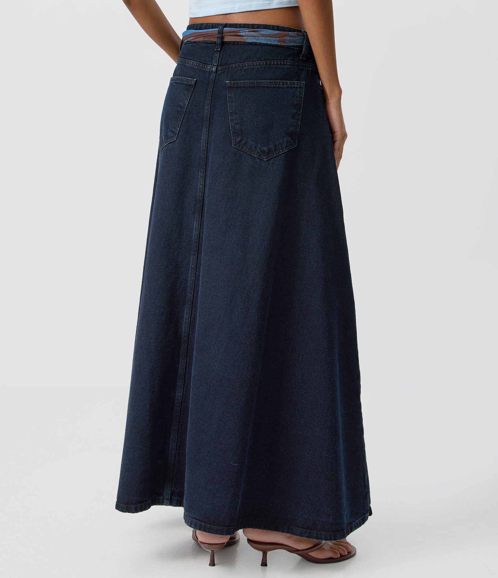 Saia Jeans Midi com Lenço Decorativo Azul Escuro 4