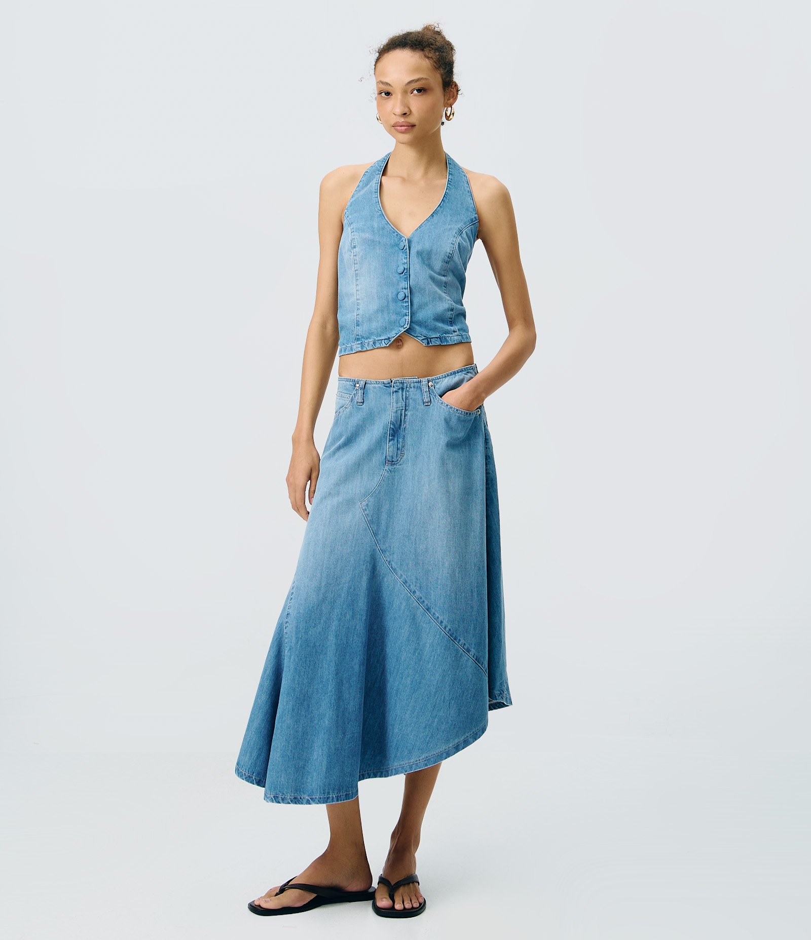 Saia Midi em Jeans Assimétrica sem Cós Azul 1