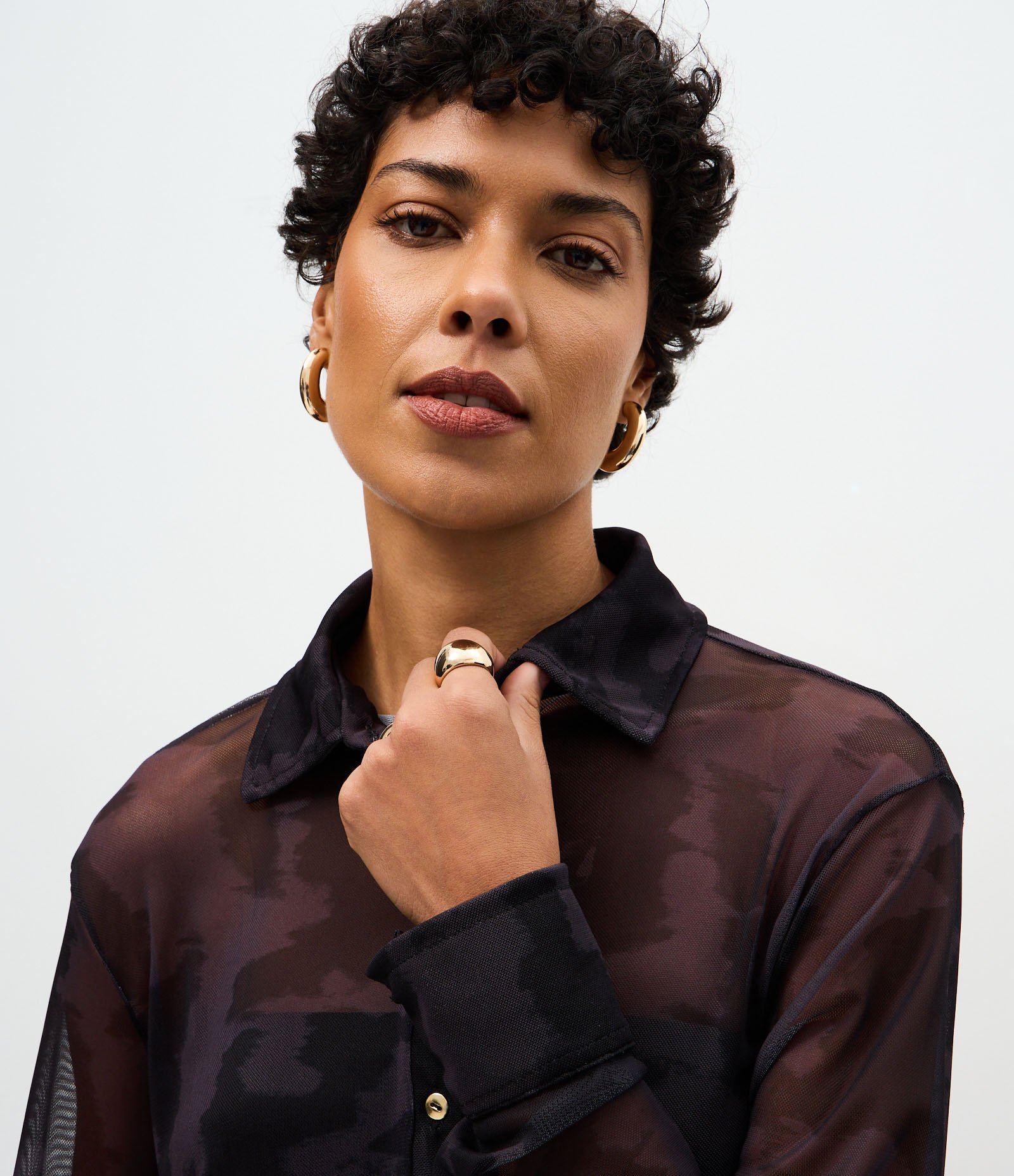 Blusa em Tule Estampado com Amarração na Cintura Preto 3