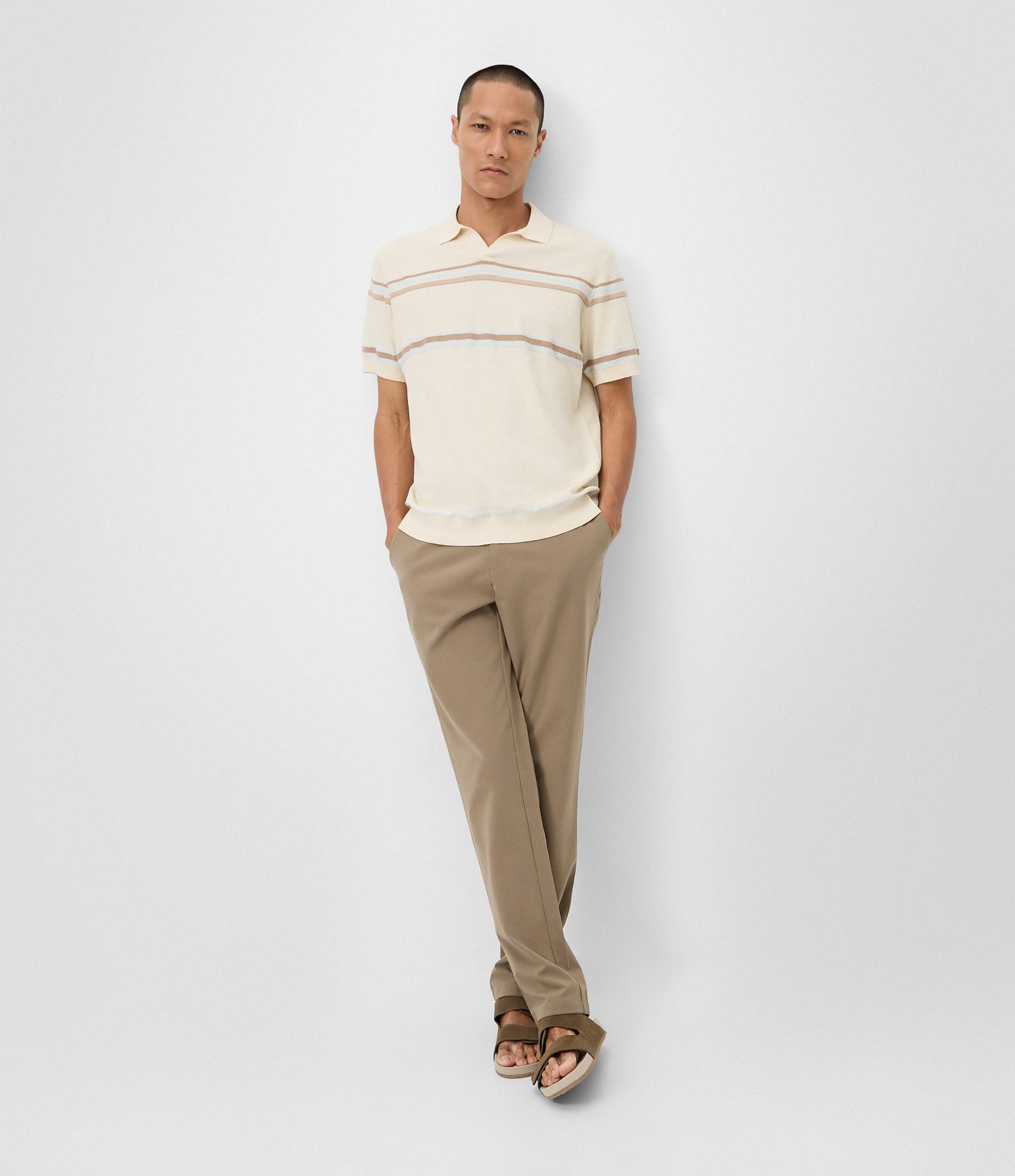 Calça Slim com Cós Elástico e Bolsos Marrom 1