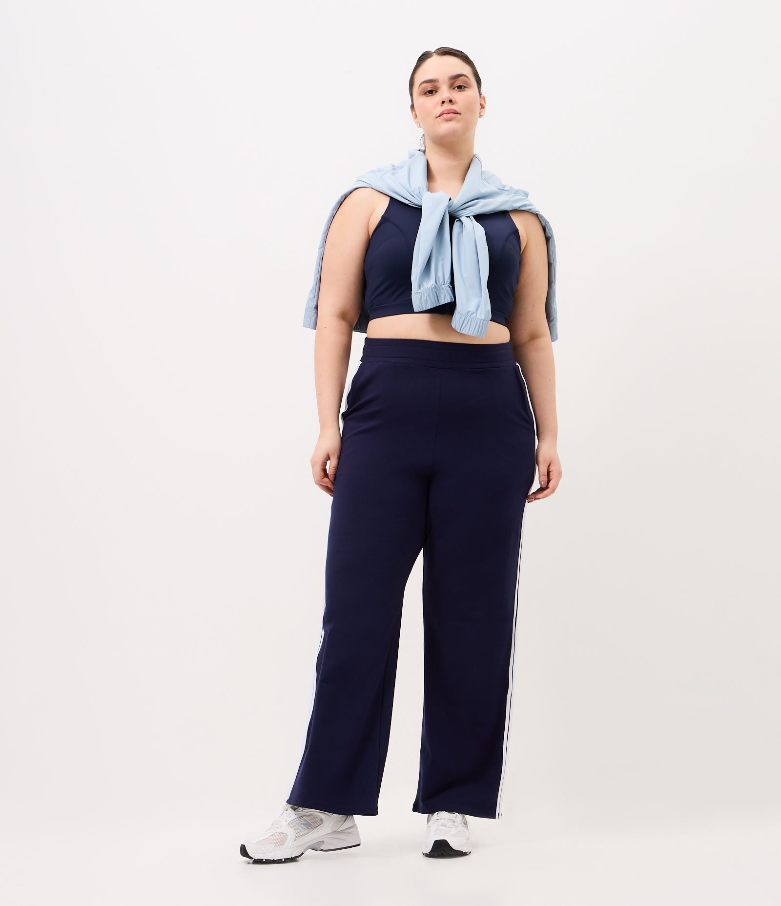 Calça Ampla Sportcore com Listras Laterais Curve & Plus Size Azul 1