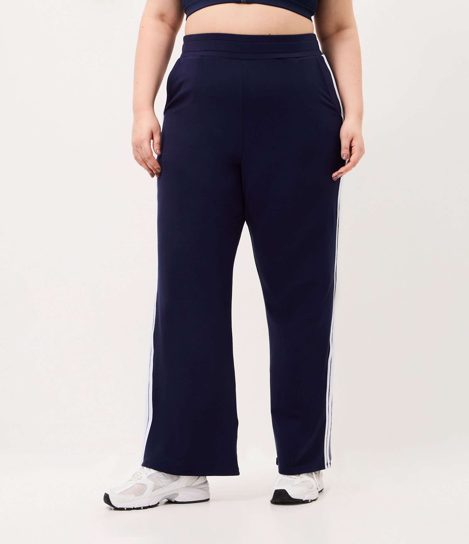 Calça Ampla Sportcore com Listras Laterais Curve & Plus Size Azul 2