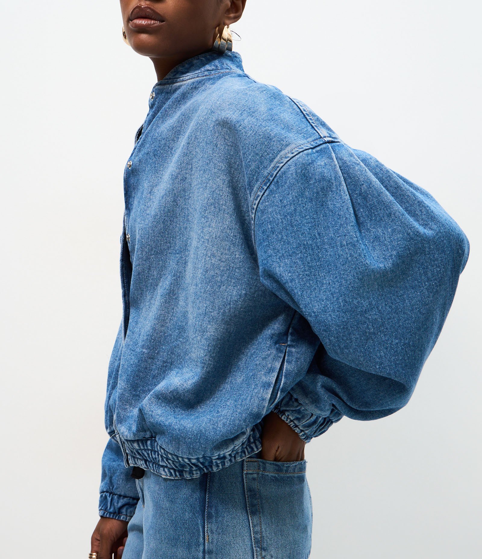 Jaqueta Bomber em Jeans com Punhos Ajustados e Botões Azul 4