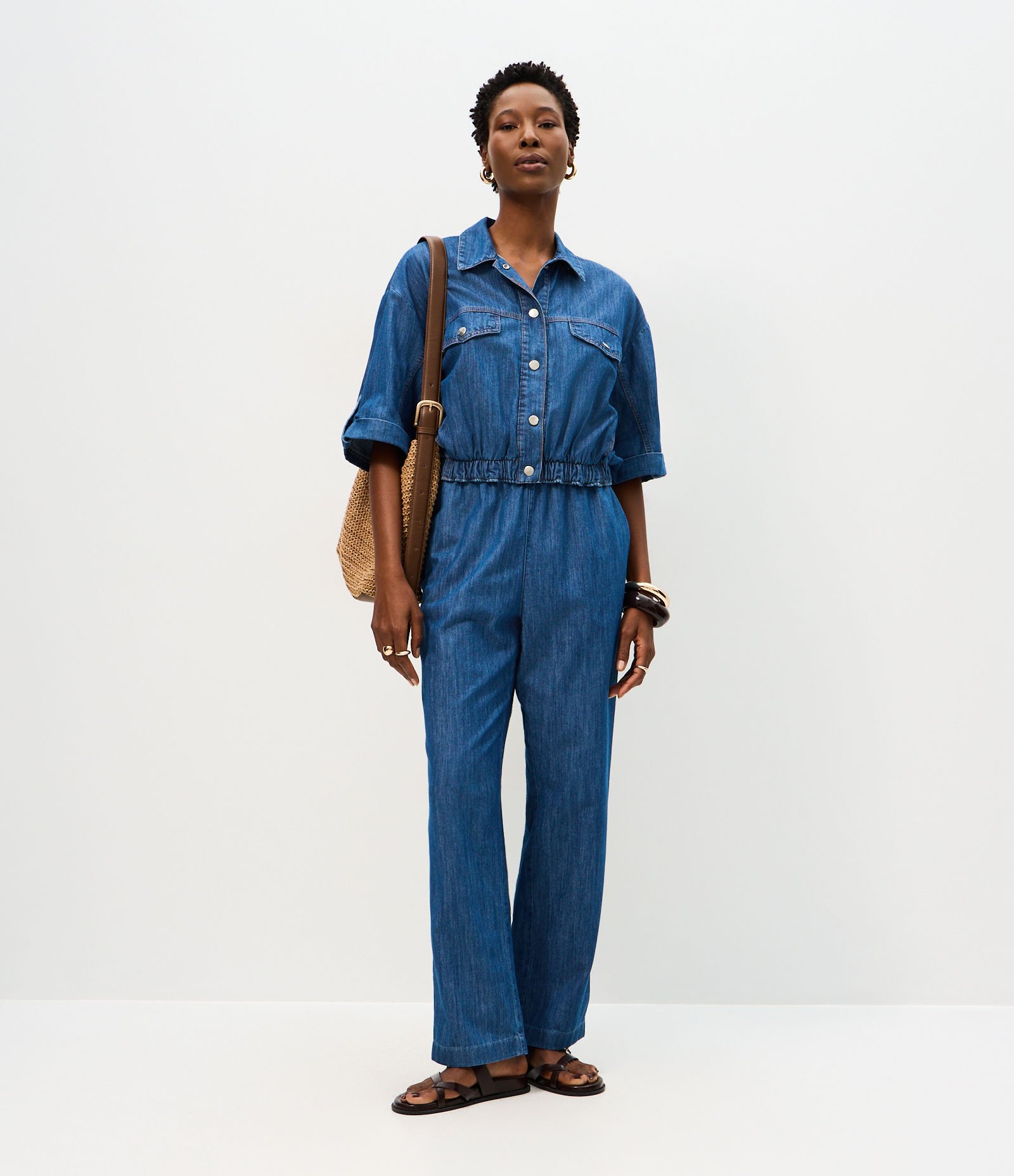 Camisa em Jeans com Barra Ajustada e Botões Diferenciados Azul 2