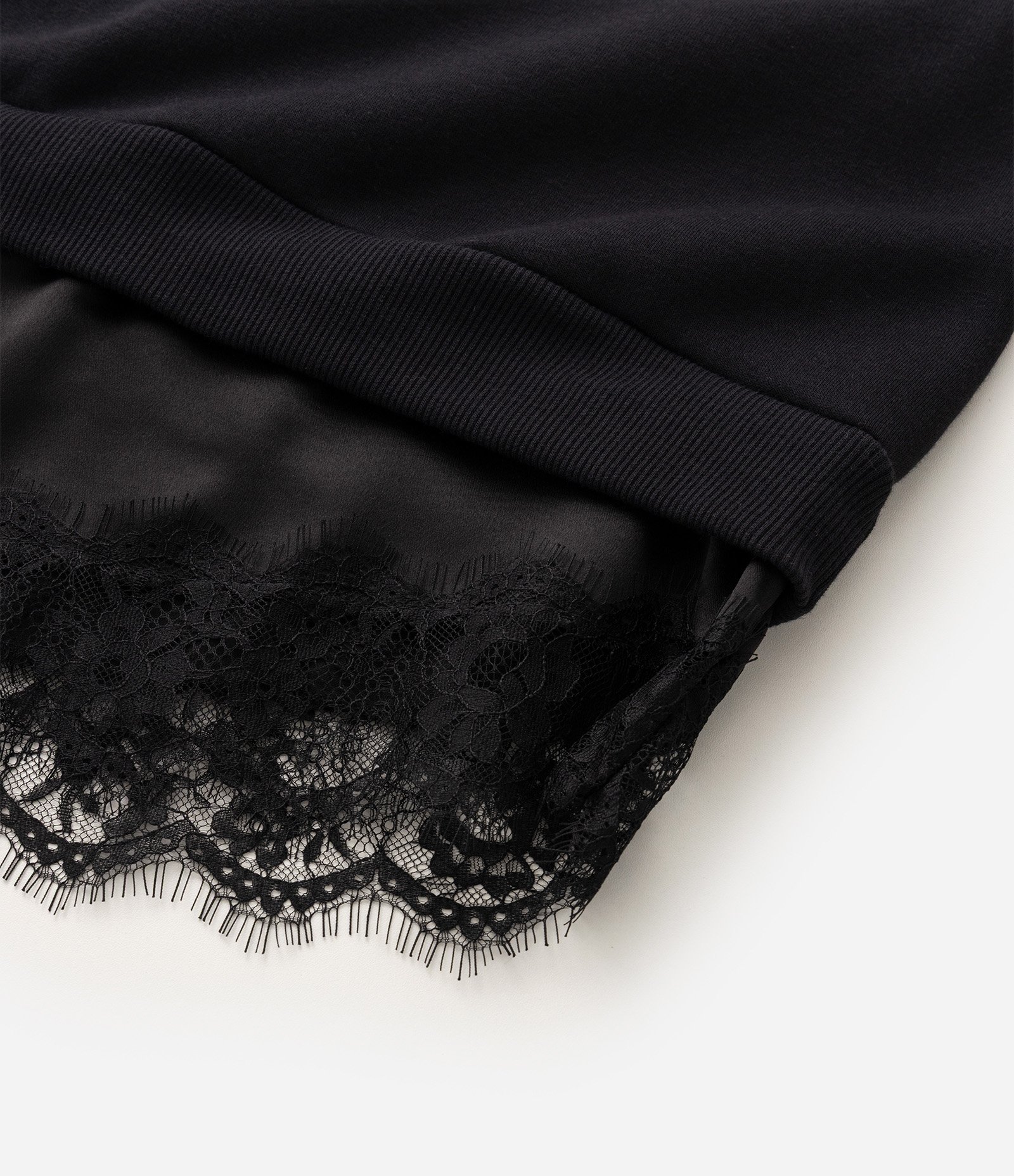 Casaco Oversized com Renda na Barra Curve & Plus Size Preto 3
