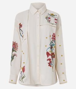 Camisa Oversized em Laise com Bordado Floral Localizado