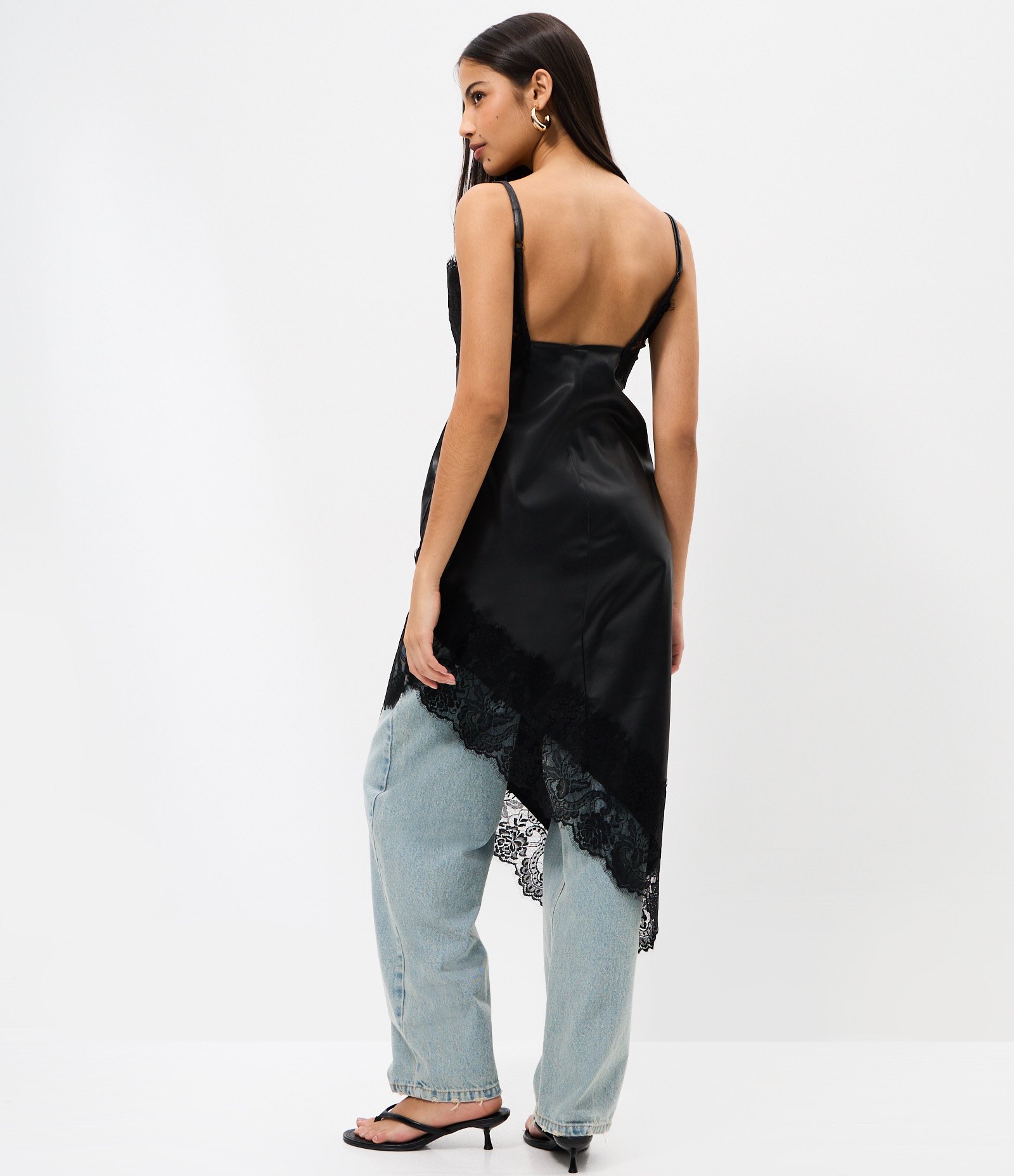 Vestido Midi de Alcinha em PU com Detalhe em Renda Preto 4
