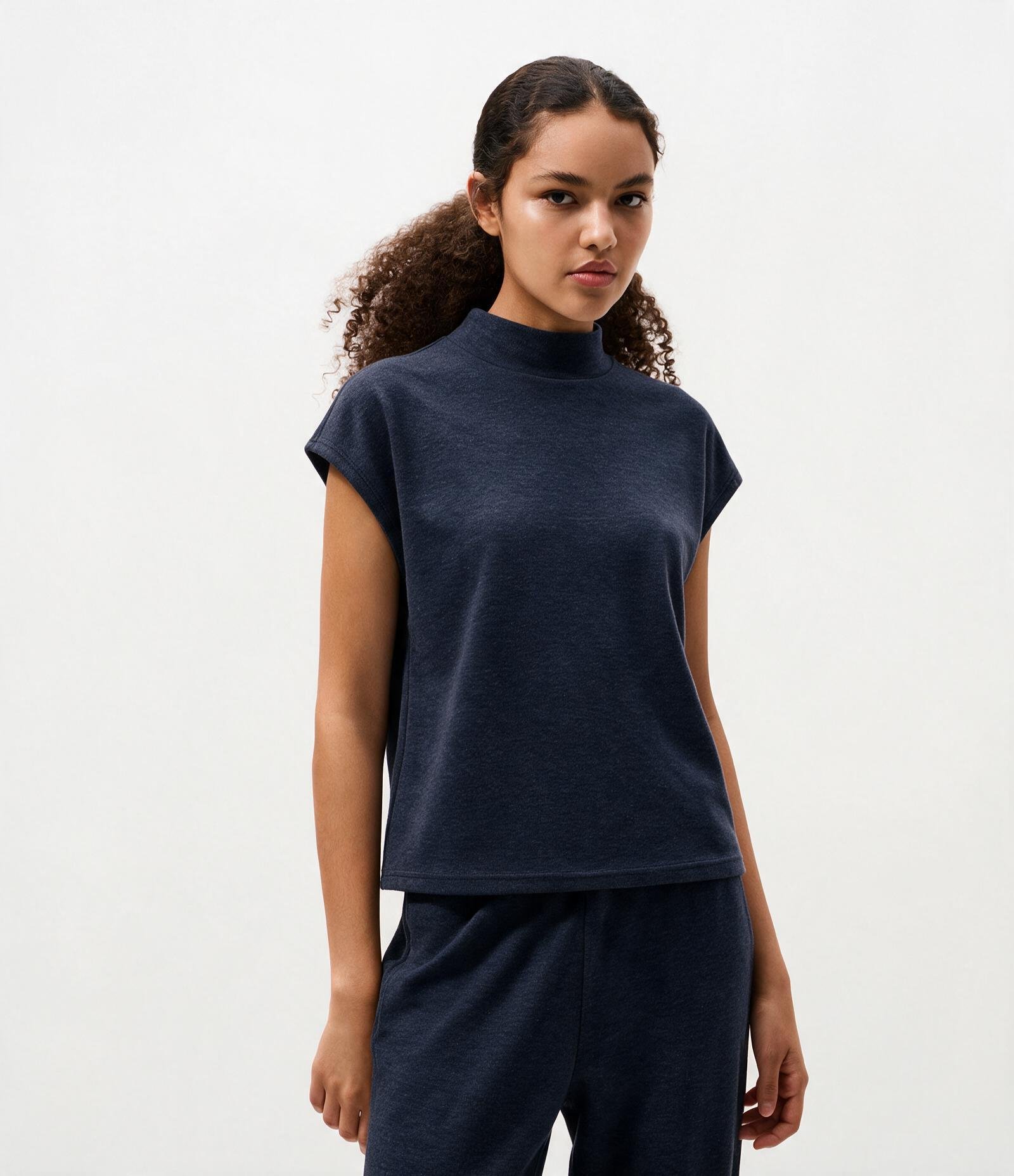 Blusa em Ribana com Gola Alta Azul 3