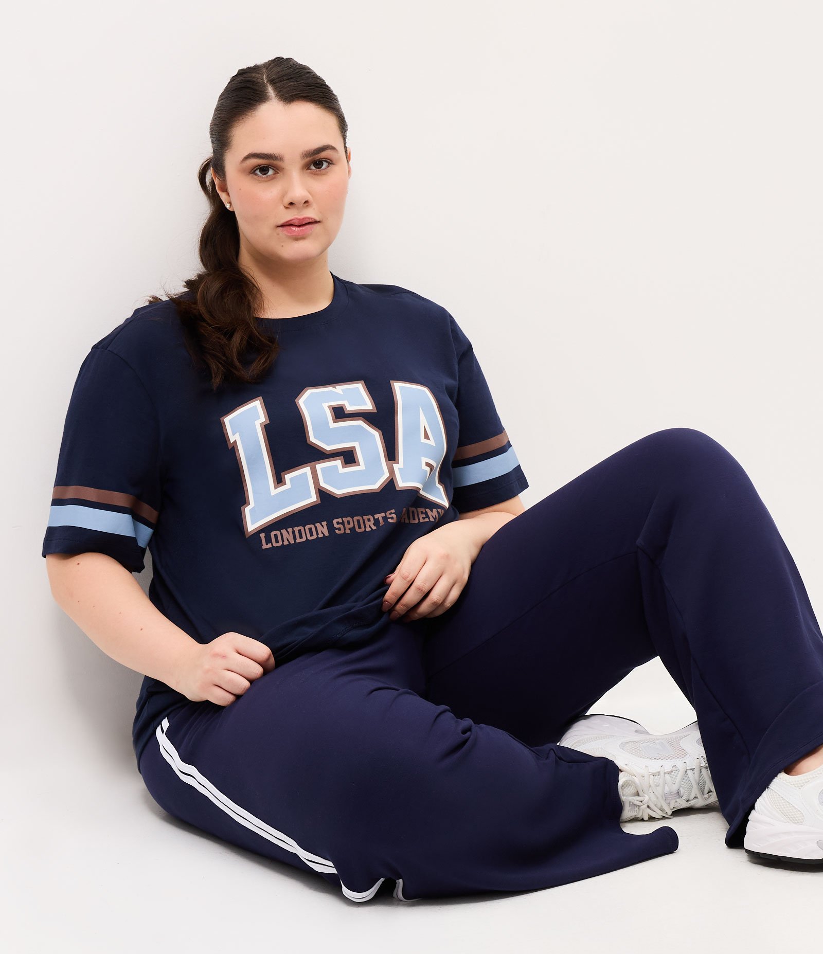 Camiseta Alongada com Silk Frontal e Listras nas Mangas Curve & Plus Size Azul 1