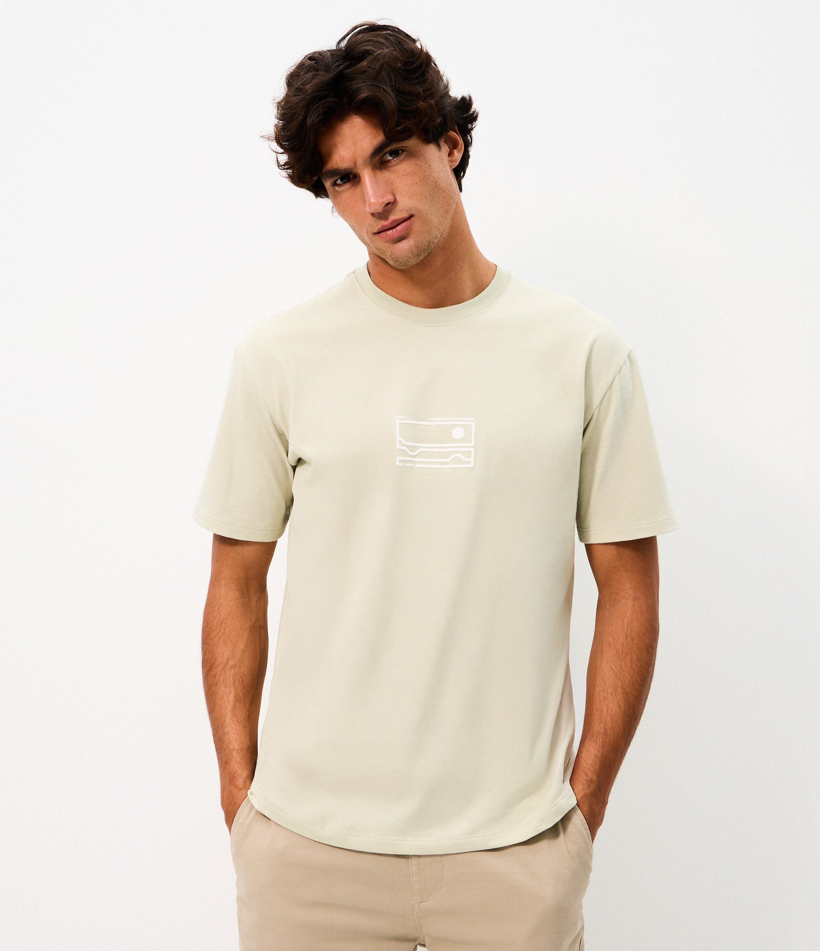 Camiseta Relaxed Praia com Estampa de Sol Verde 4