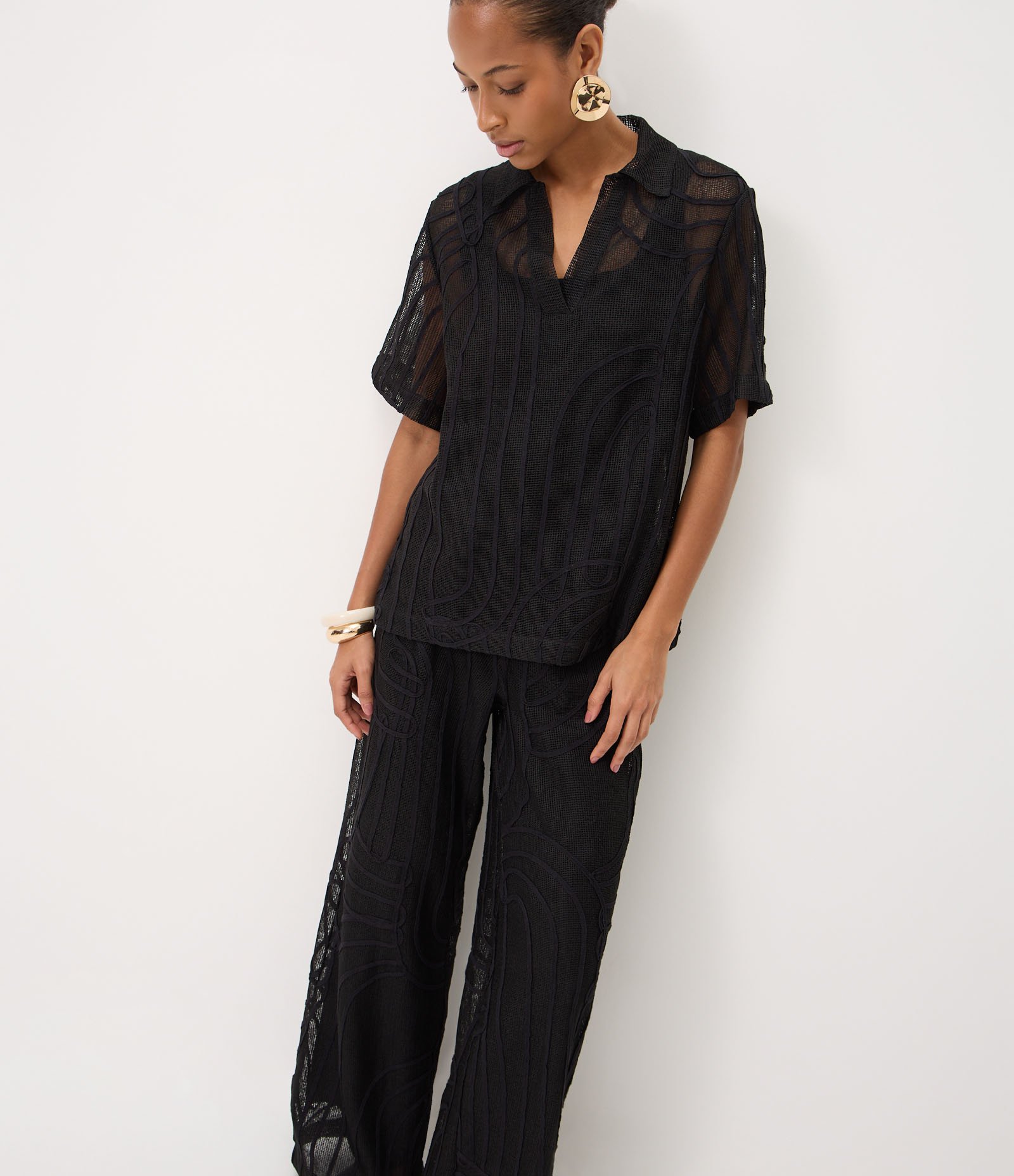 Calça Wide em Tricô com Transparência e Bordado Abstrato Preto 2