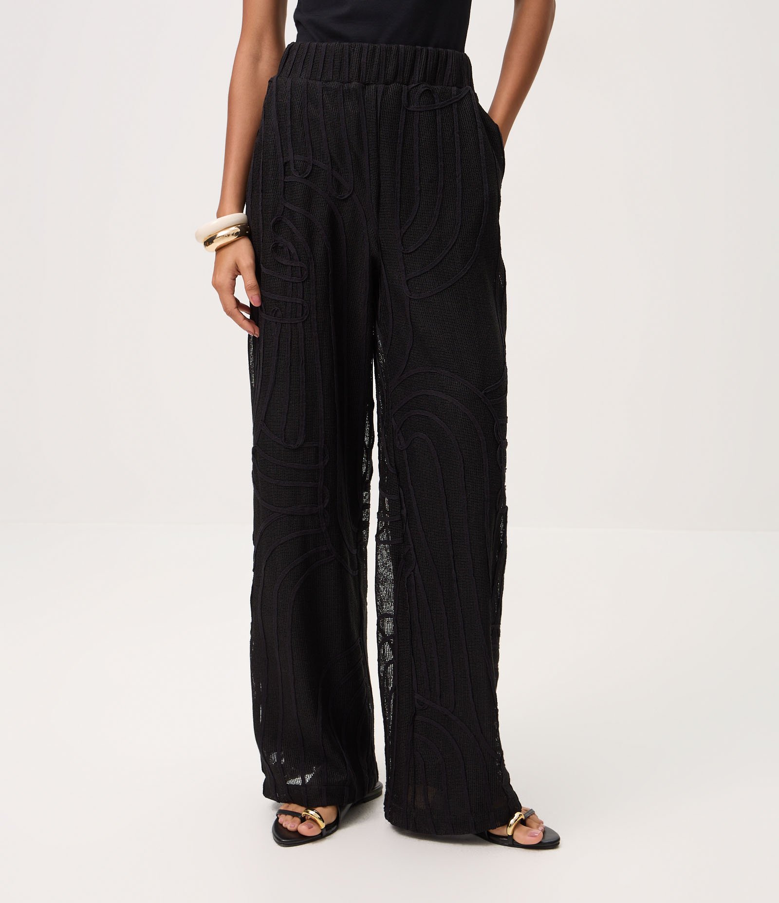 Calça Wide em Tricô com Transparência e Bordado Abstrato Preto 3
