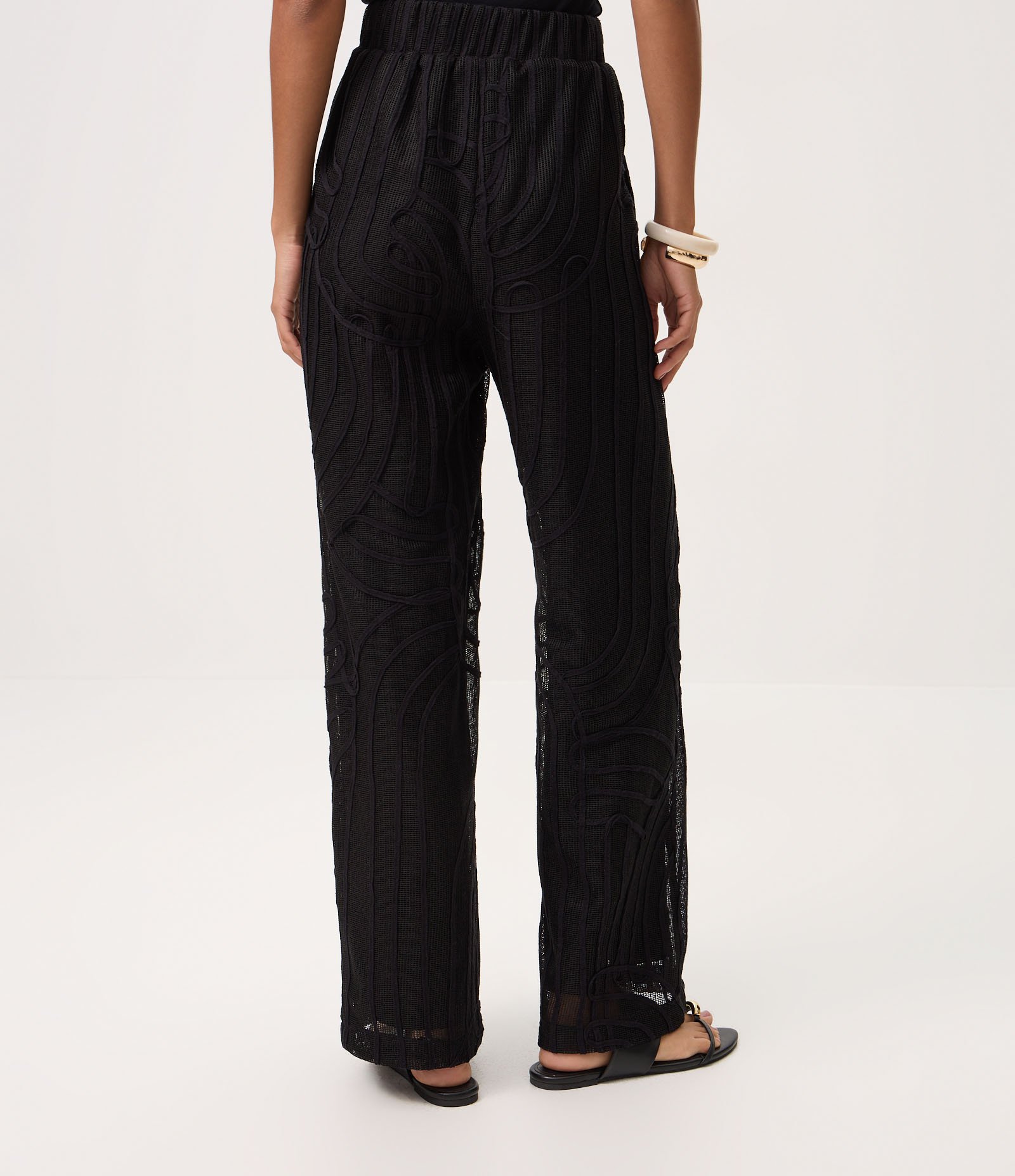Calça Wide em Tricô com Transparência e Bordado Abstrato Preto 5