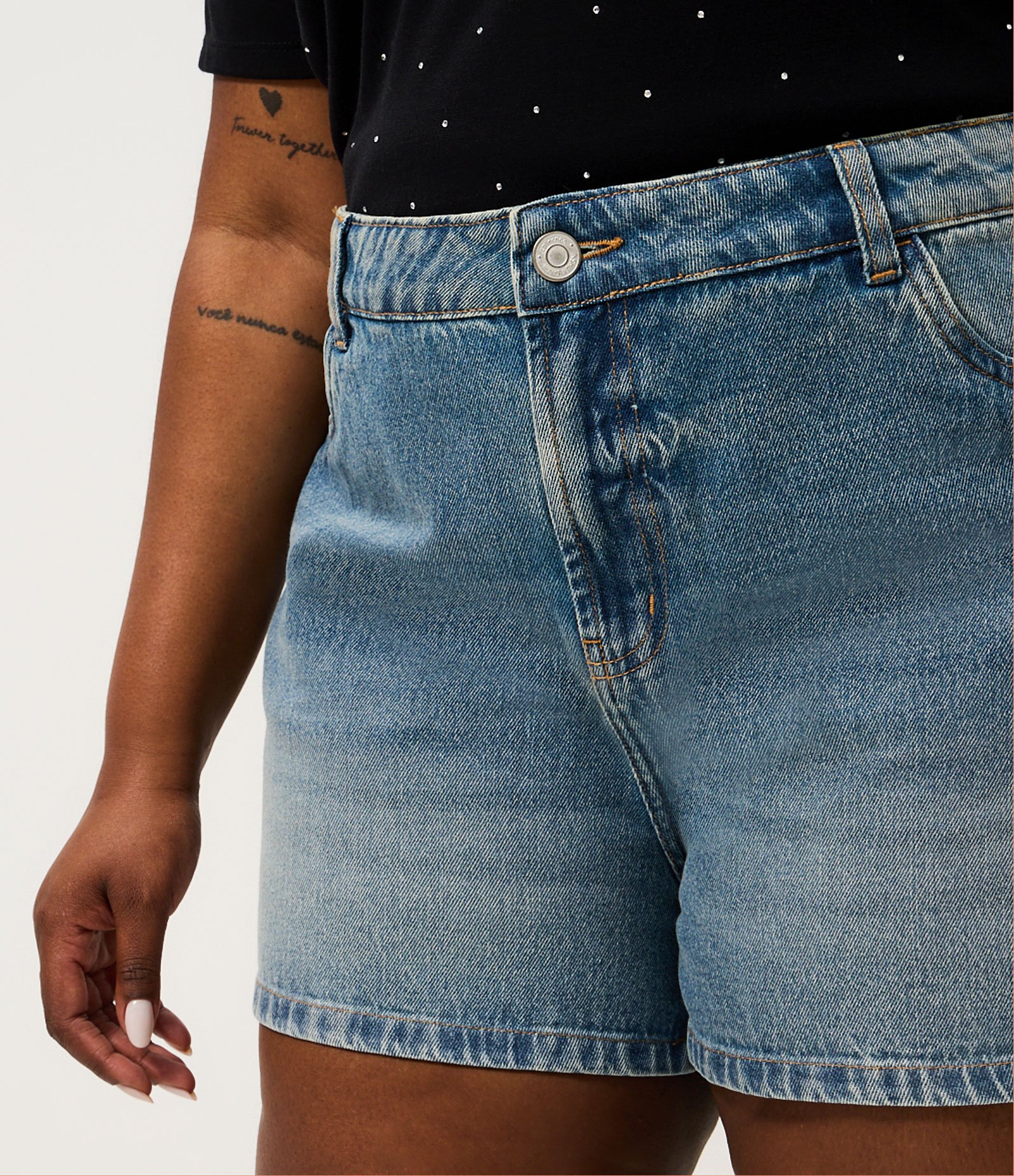 Short Jeans Mom com Efeito Dirty Curve & Plus Size Azul 2