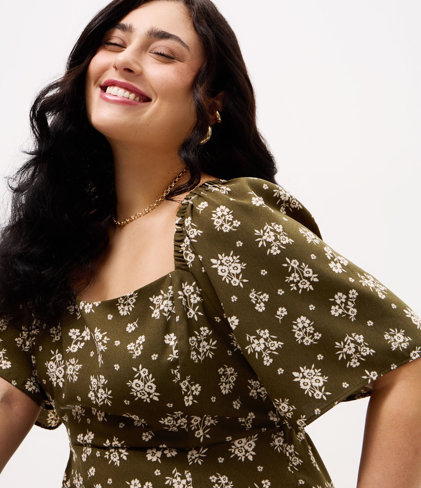 Vestido Midi em Crepe com Estampa Floral e Manga Flare Curve & Plus Size Verde 3