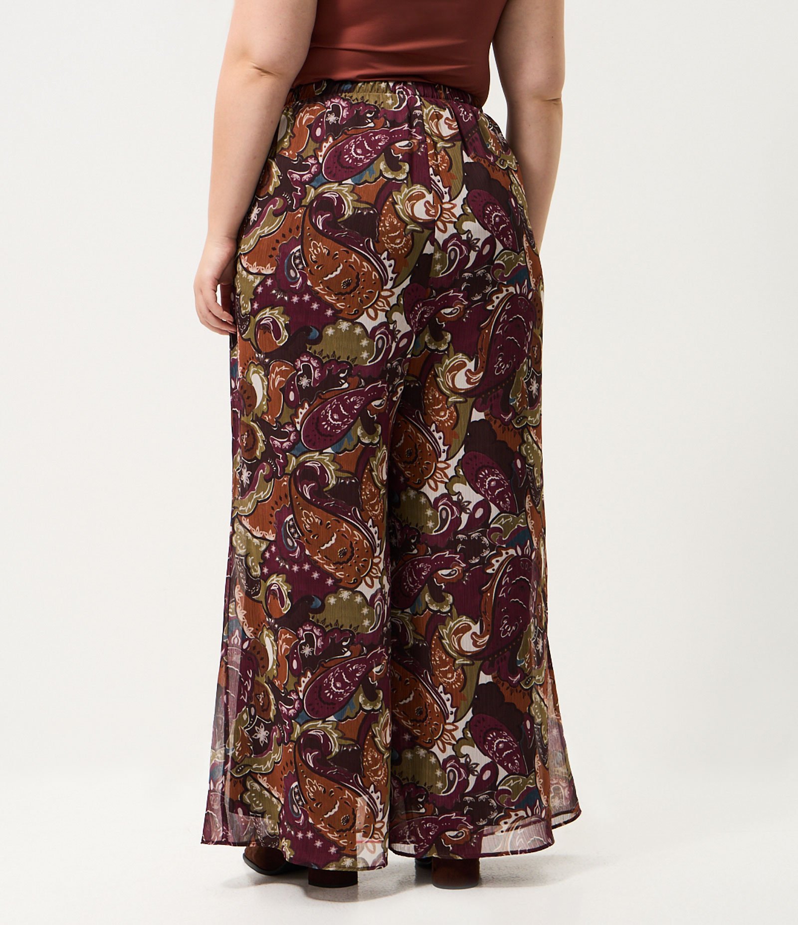Calça Pantalona Paisley Fluida Curve & Plus Size Vermelho 4