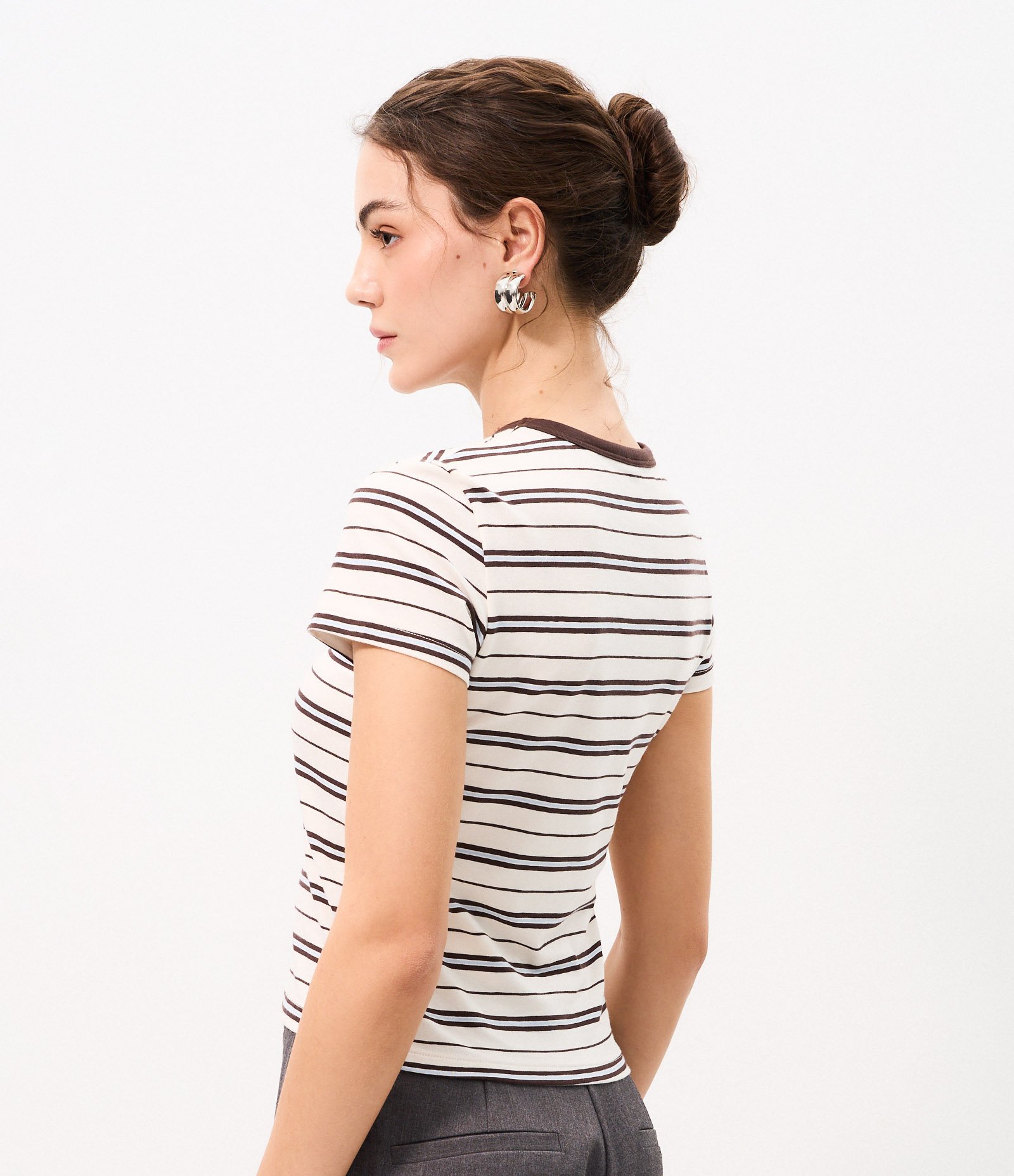Blusa em Algodão com Estampa Listrada Branco/Marrom 4